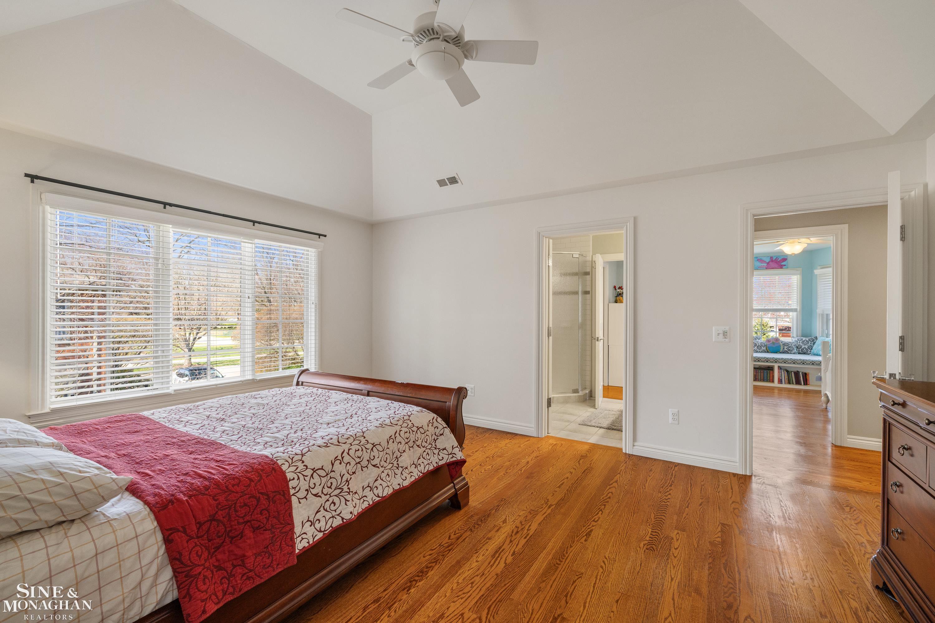 521 Oxford Road, Grosse Pointe Woods, MI, 48236