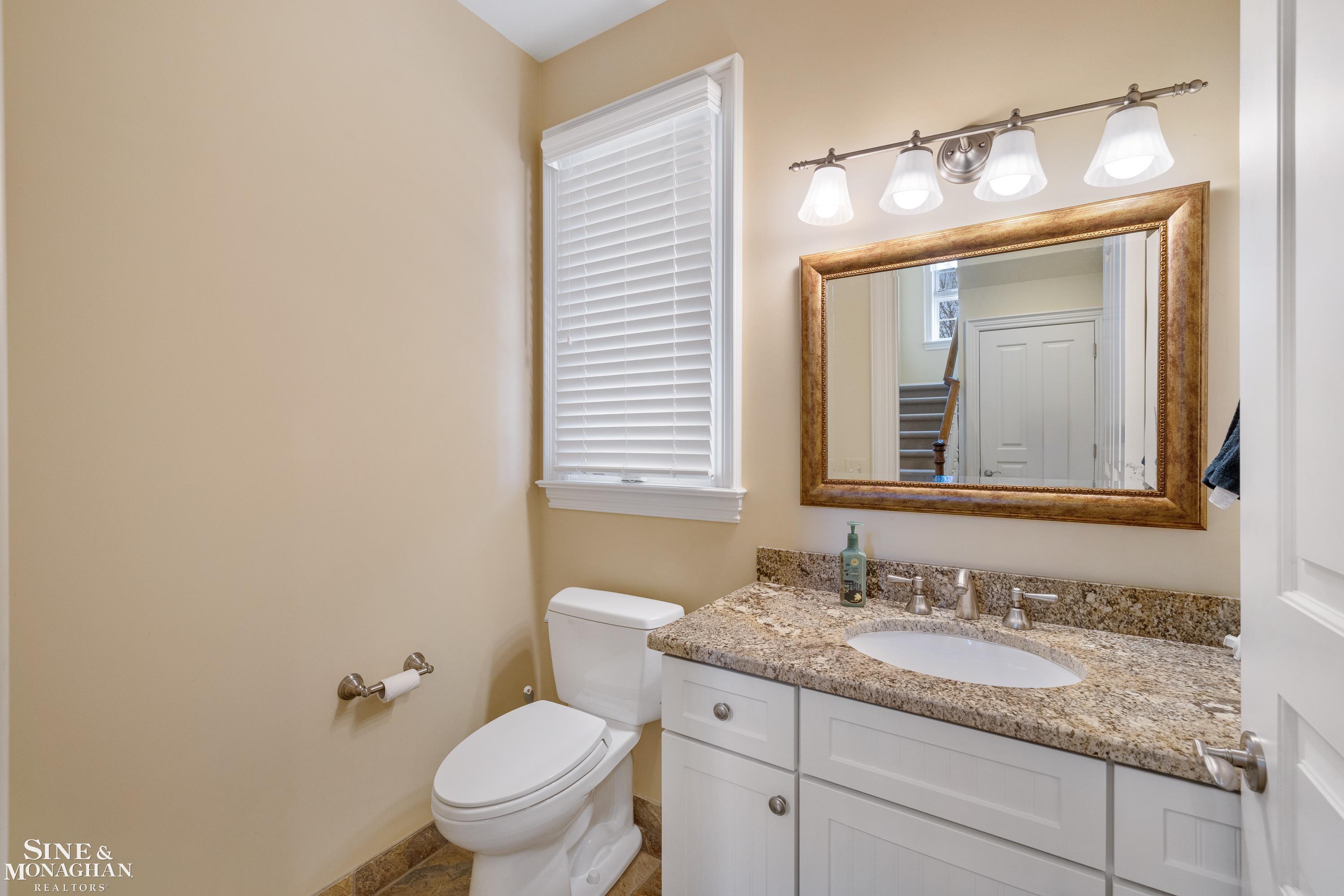 521 Oxford Road, Grosse Pointe Woods, MI, 48236