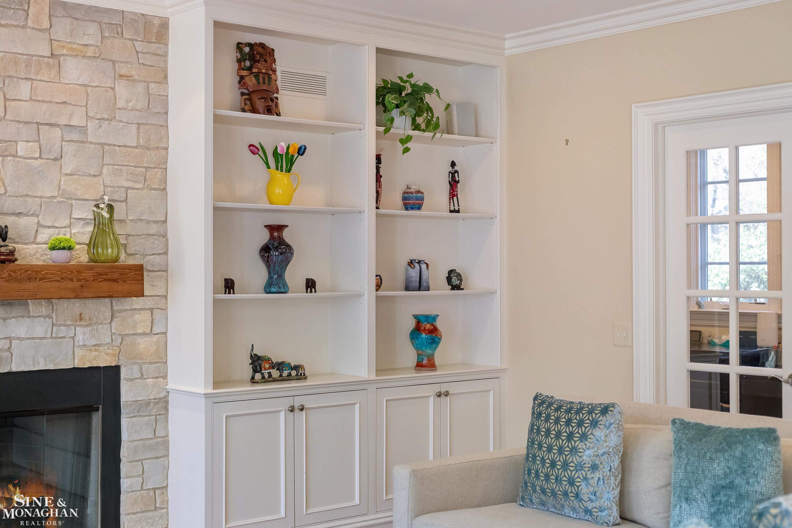 521 Oxford Road, Grosse Pointe Woods, MI, 48236