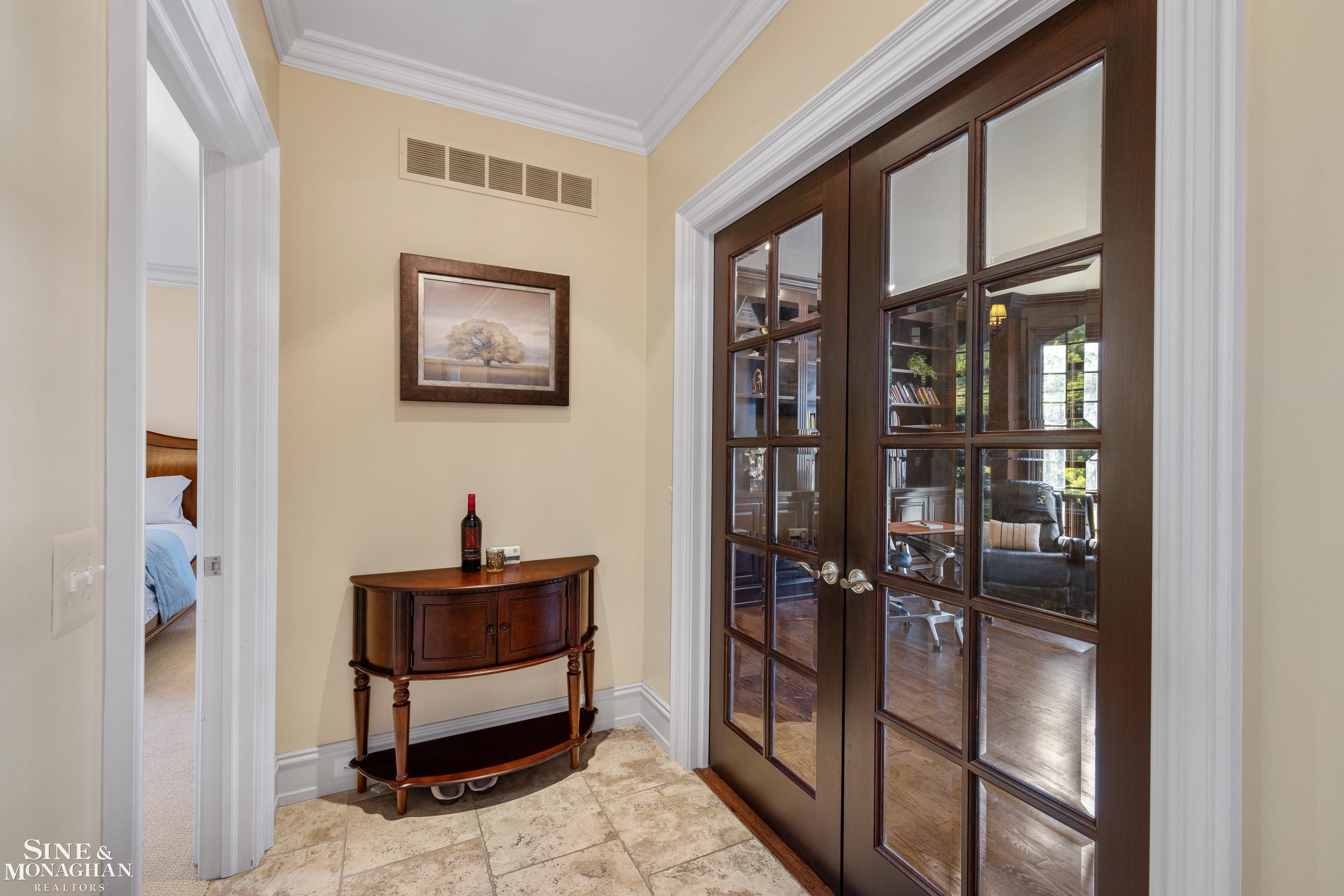 521 Oxford Road, Grosse Pointe Woods, MI, 48236