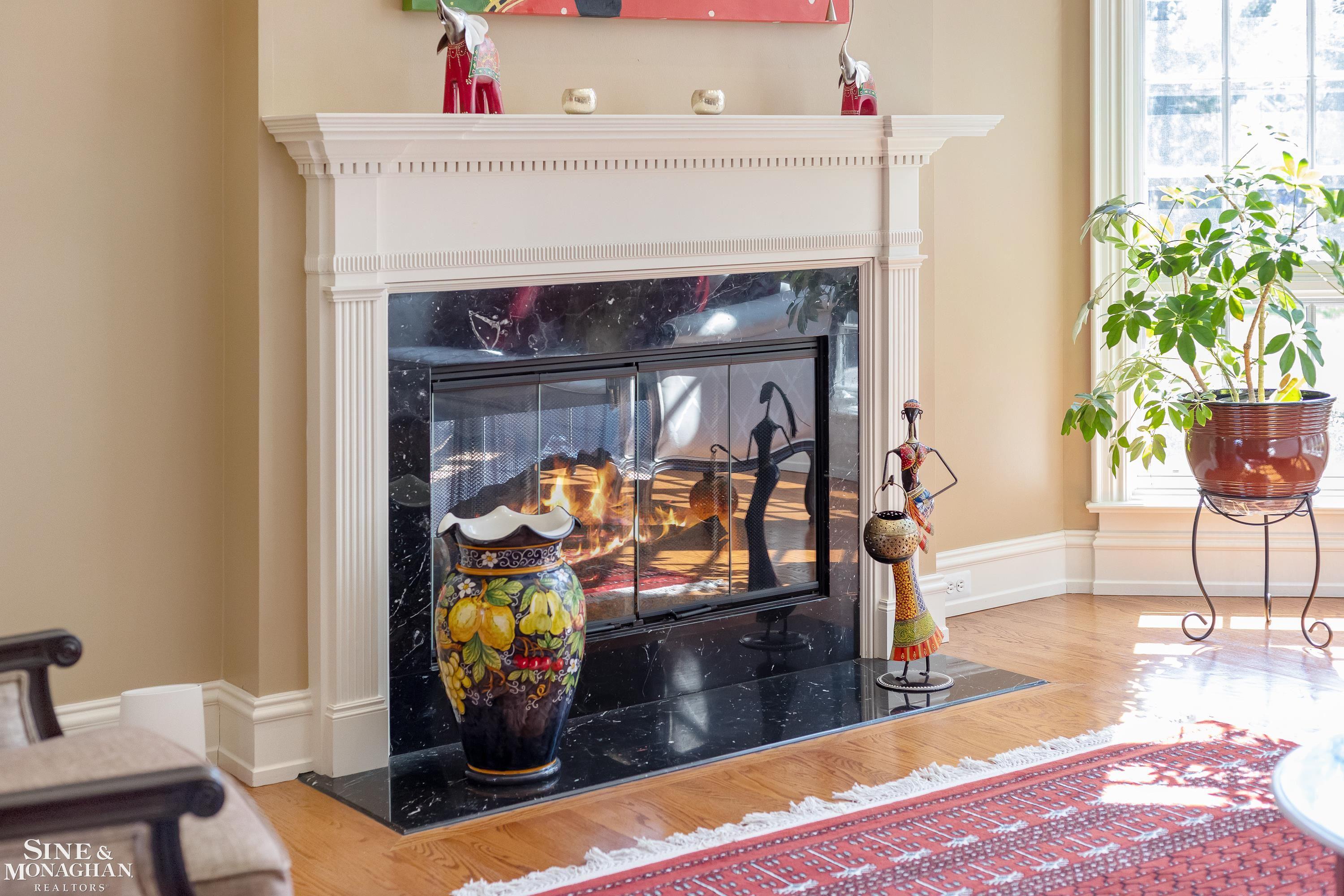 521 Oxford Road, Grosse Pointe Woods, MI, 48236