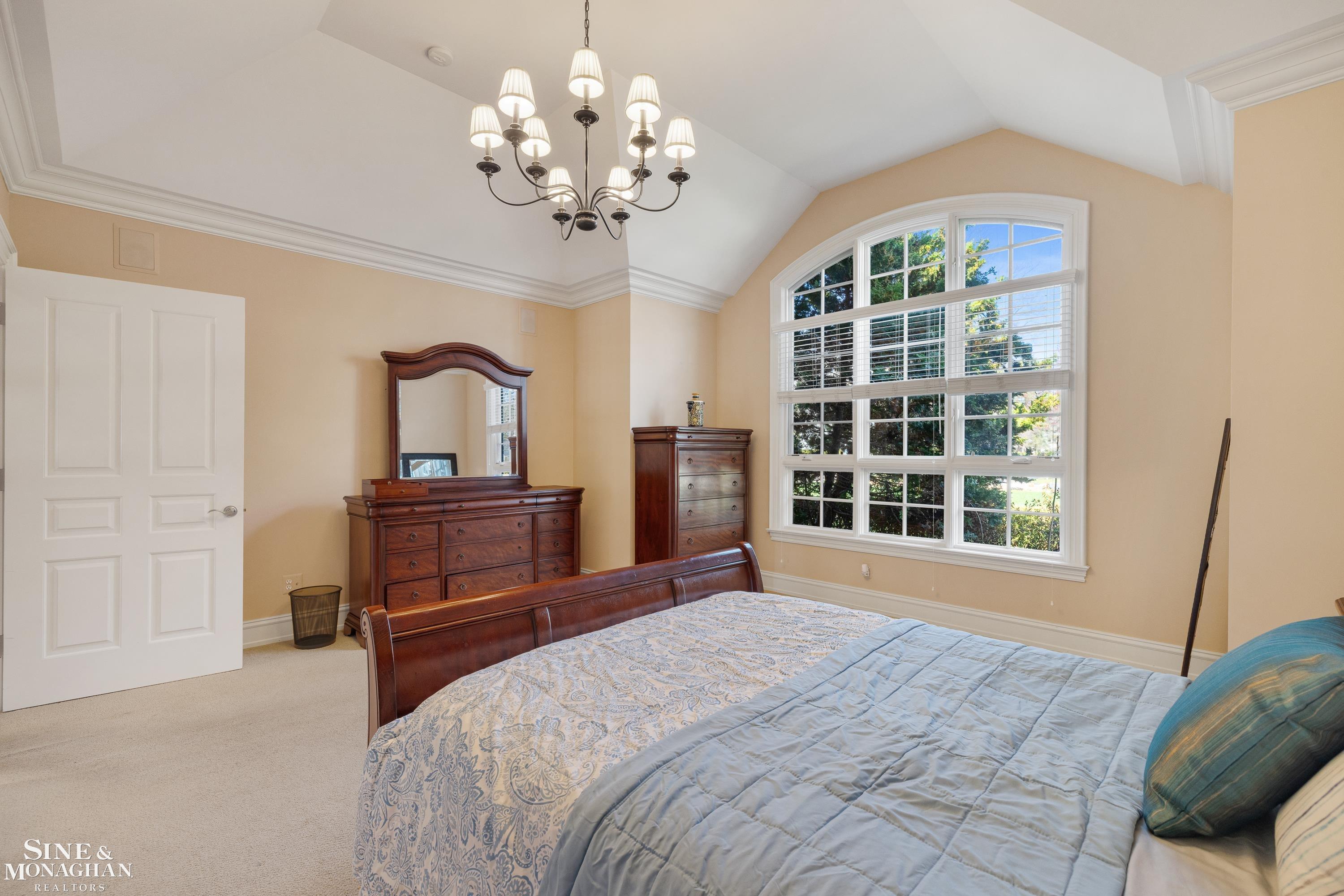 521 Oxford Road, Grosse Pointe Woods, MI, 48236