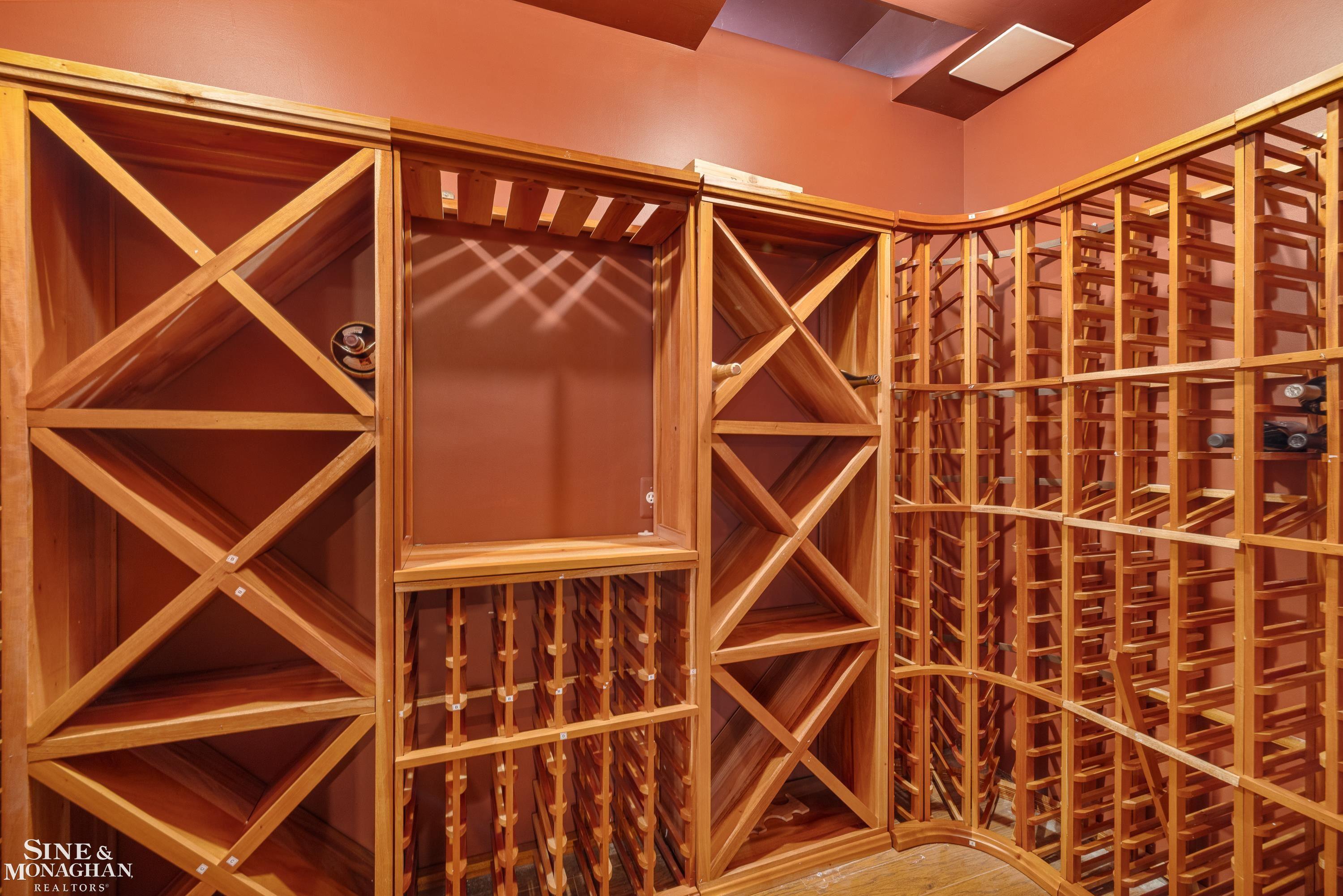 521 Oxford Road, Grosse Pointe Woods, MI, 48236