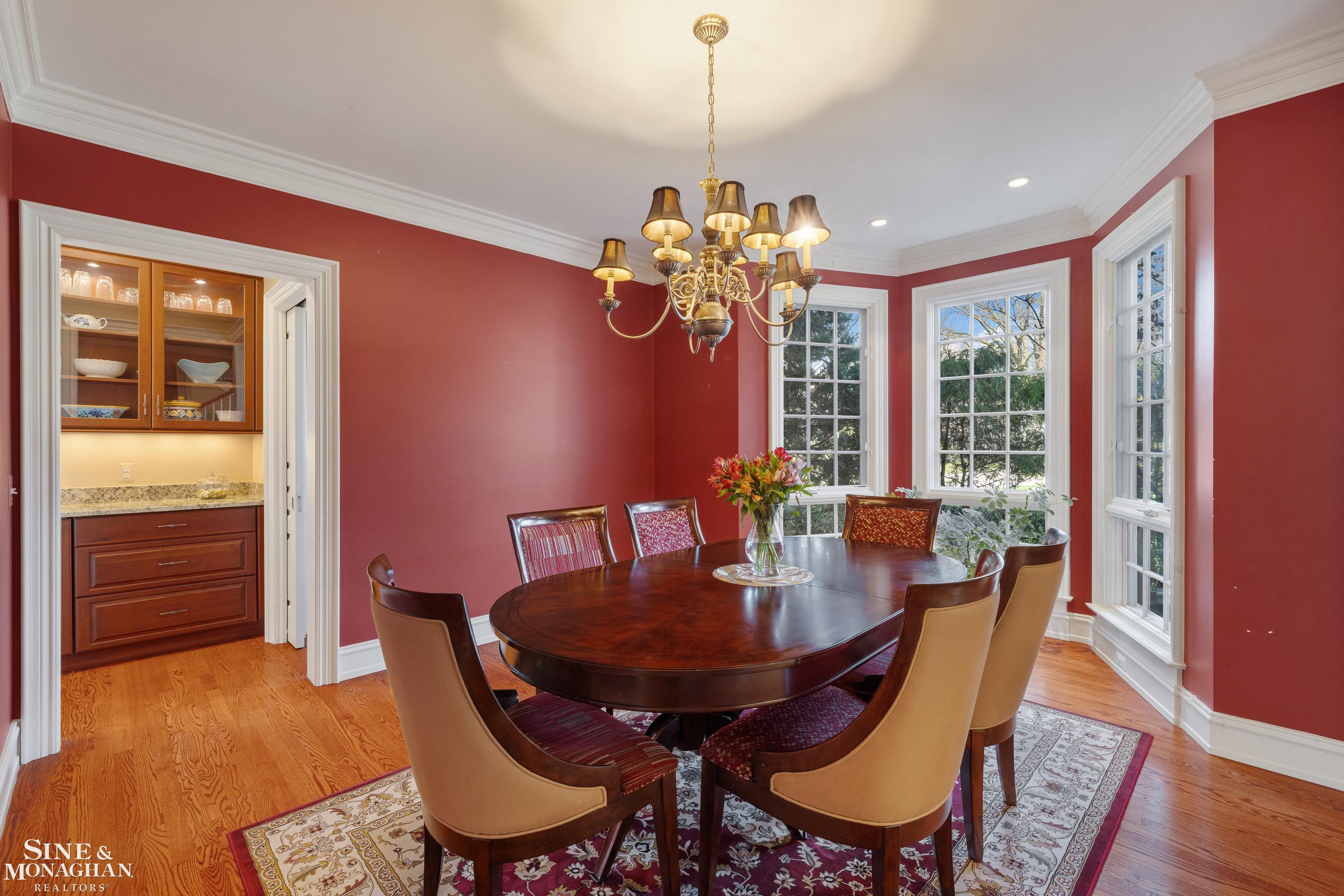 521 Oxford Road, Grosse Pointe Woods, MI, 48236