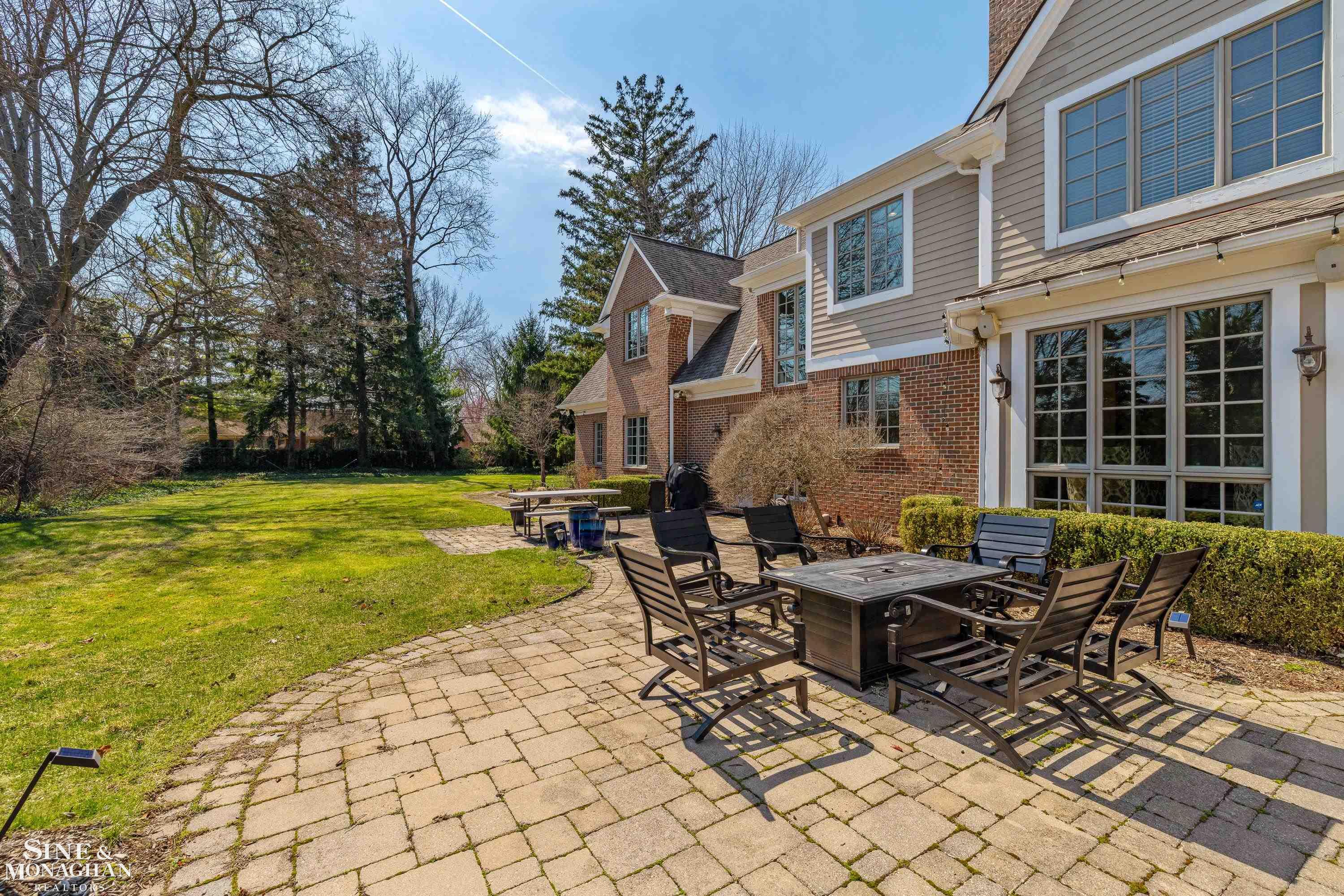 521 Oxford Road, Grosse Pointe Woods, MI, 48236