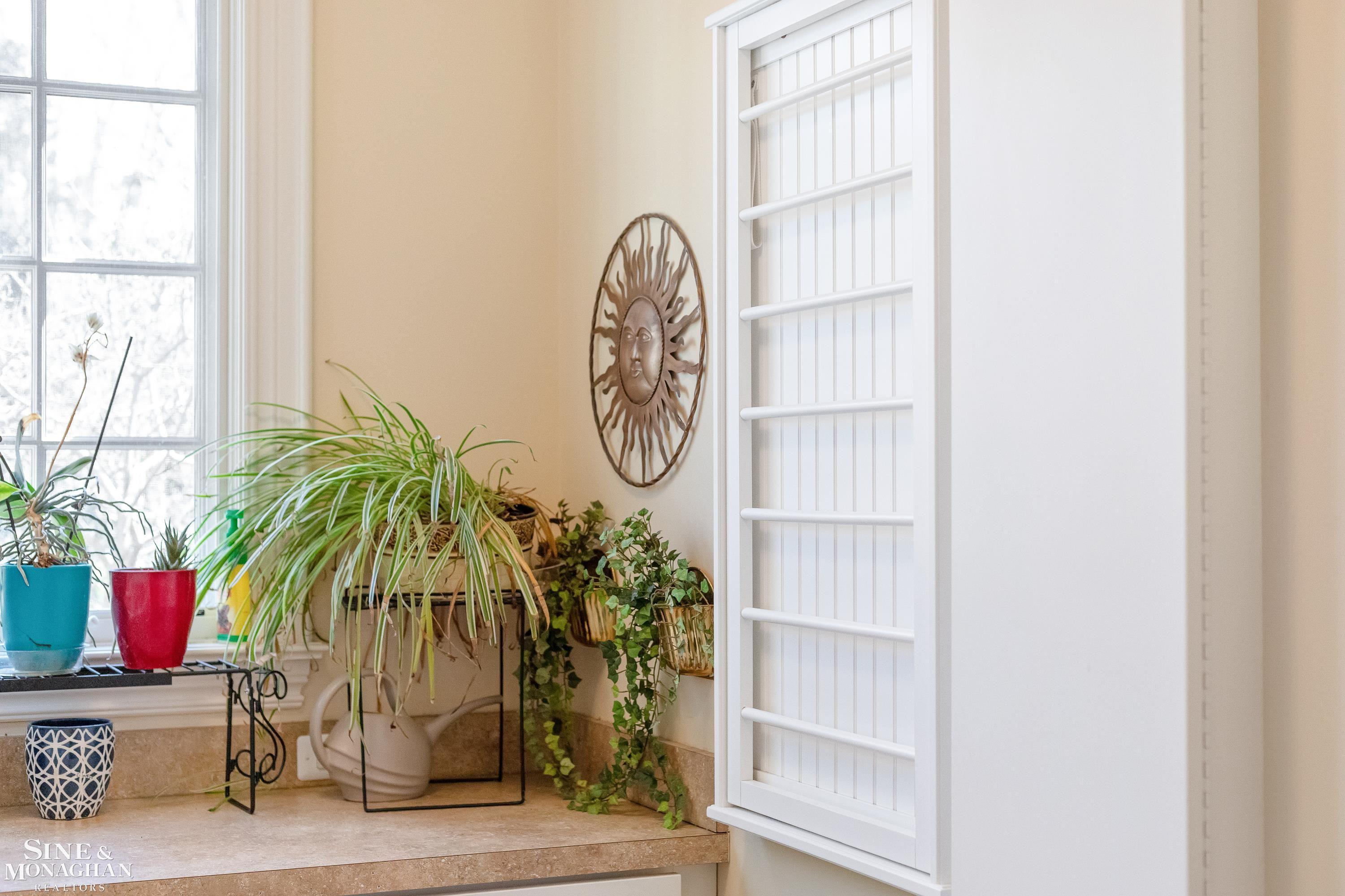 521 Oxford Road, Grosse Pointe Woods, MI, 48236