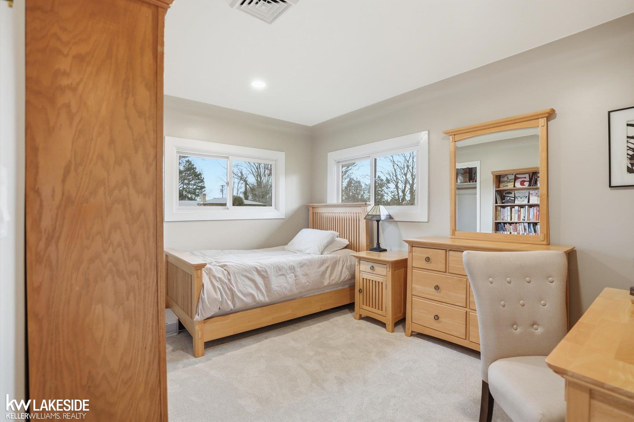 5669 Sandburn Avenue, Shelby Twp, MI, 48316