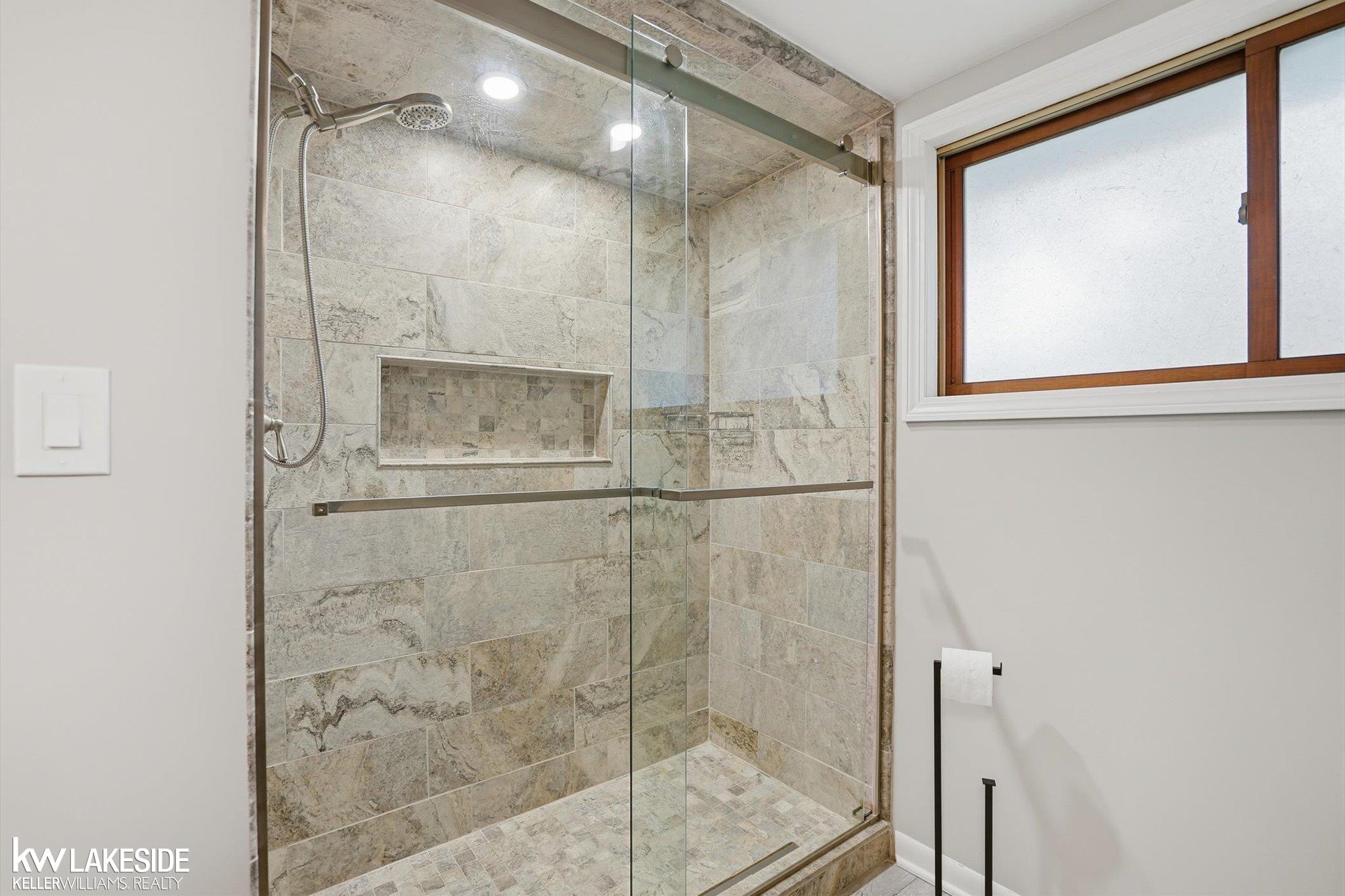 5669 Sandburn Avenue, Shelby Twp, MI, 48316