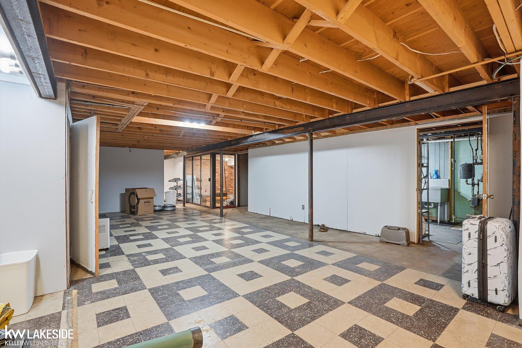 5669 Sandburn Avenue, Shelby Twp, MI, 48316