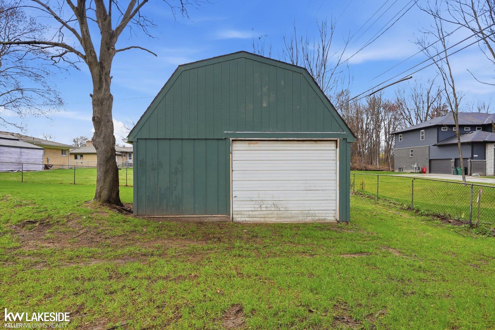 5669 Sandburn Avenue, Shelby Twp, MI, 48316