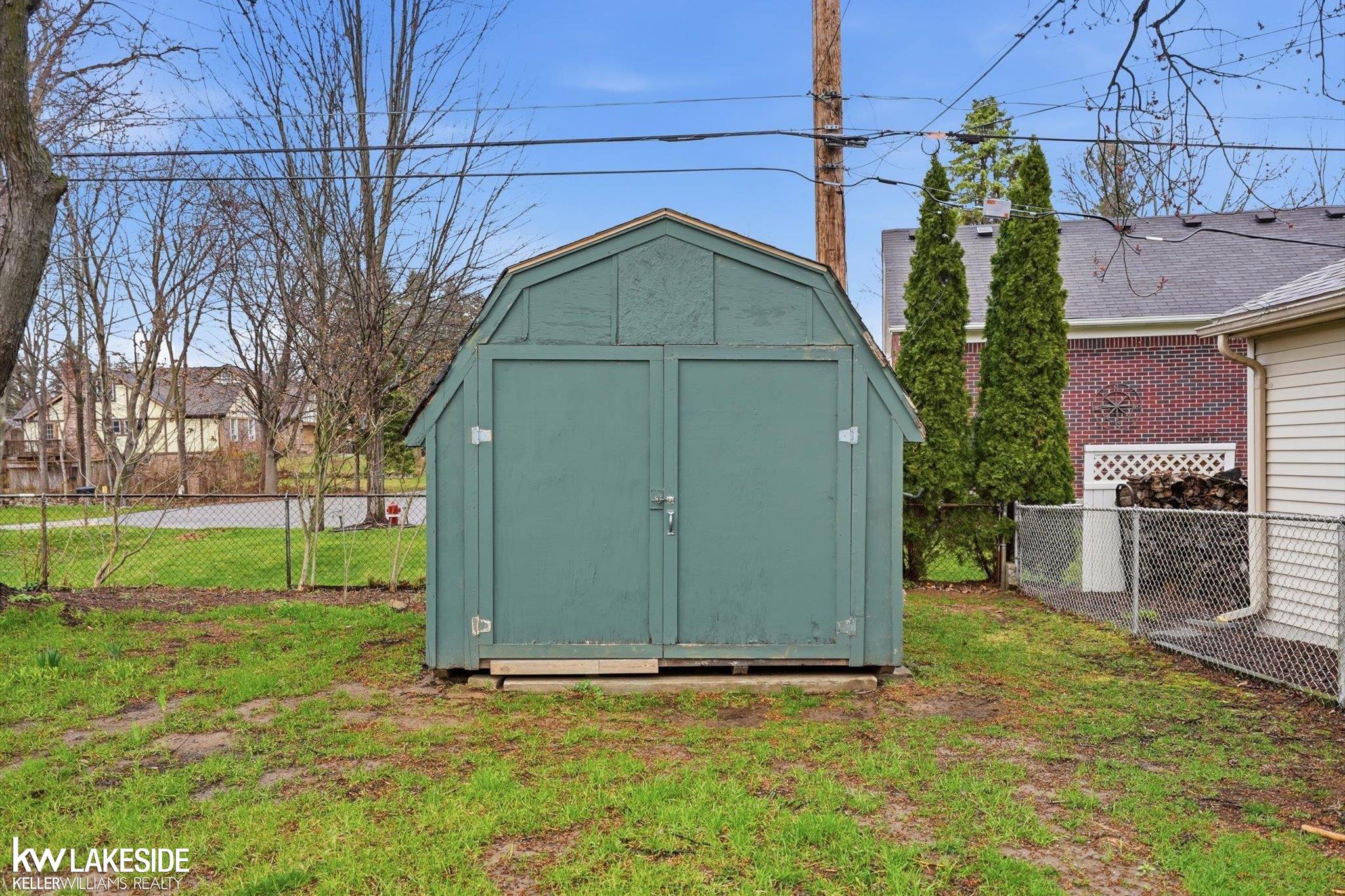 5669 Sandburn Avenue, Shelby Twp, MI, 48316