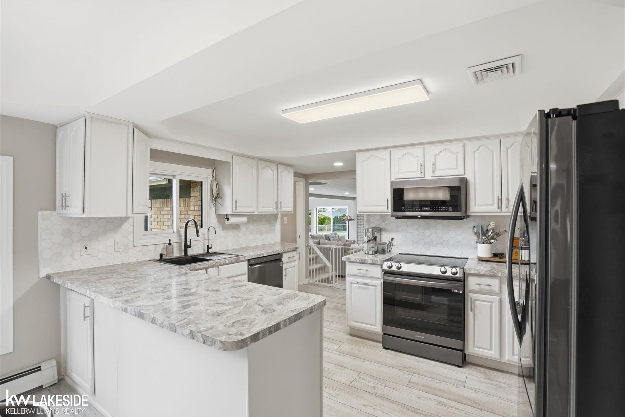 5669 Sandburn Avenue, Shelby Twp, MI, 48316