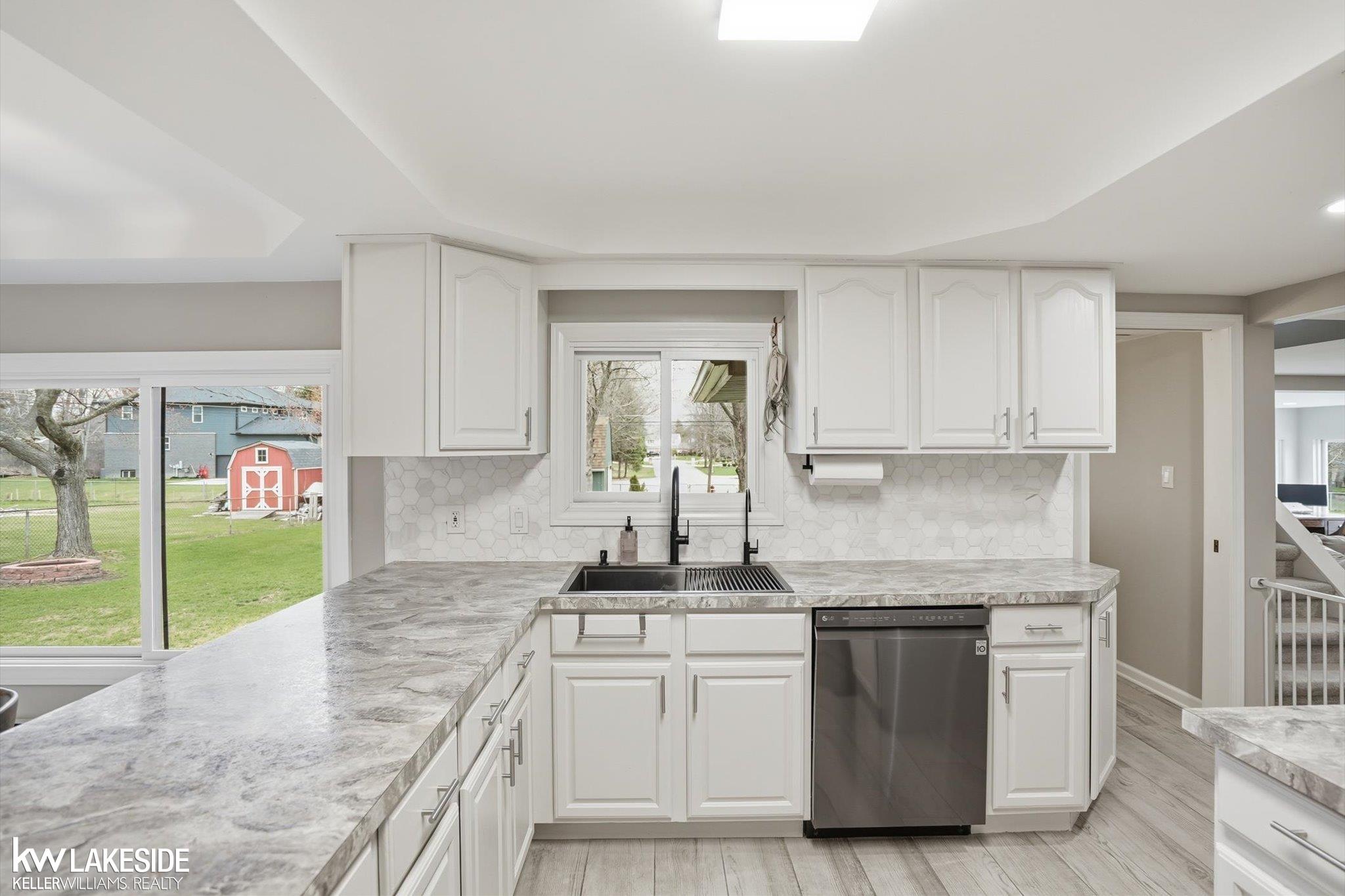 5669 Sandburn Avenue, Shelby Twp, MI, 48316