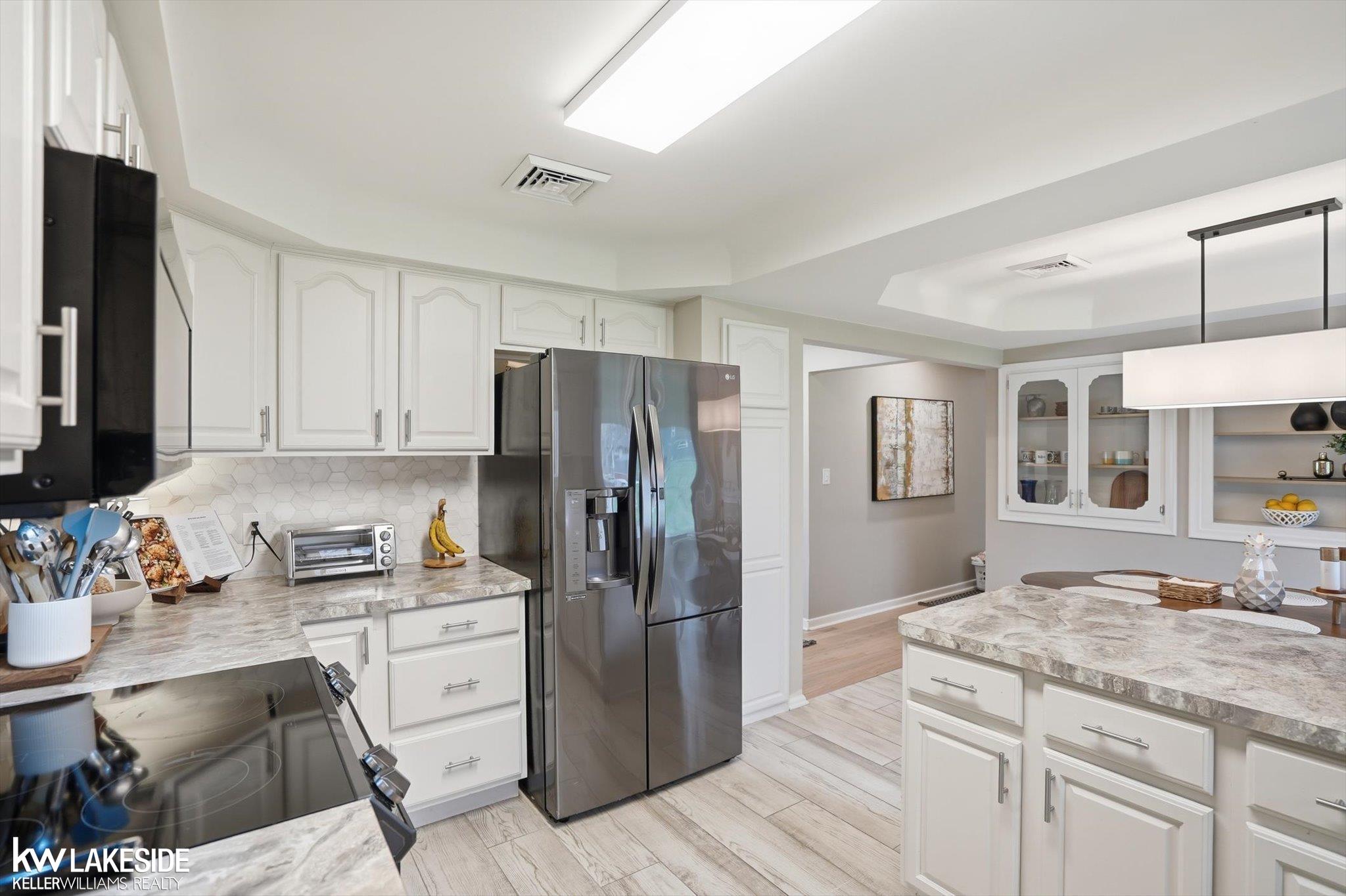 5669 Sandburn Avenue, Shelby Twp, MI, 48316