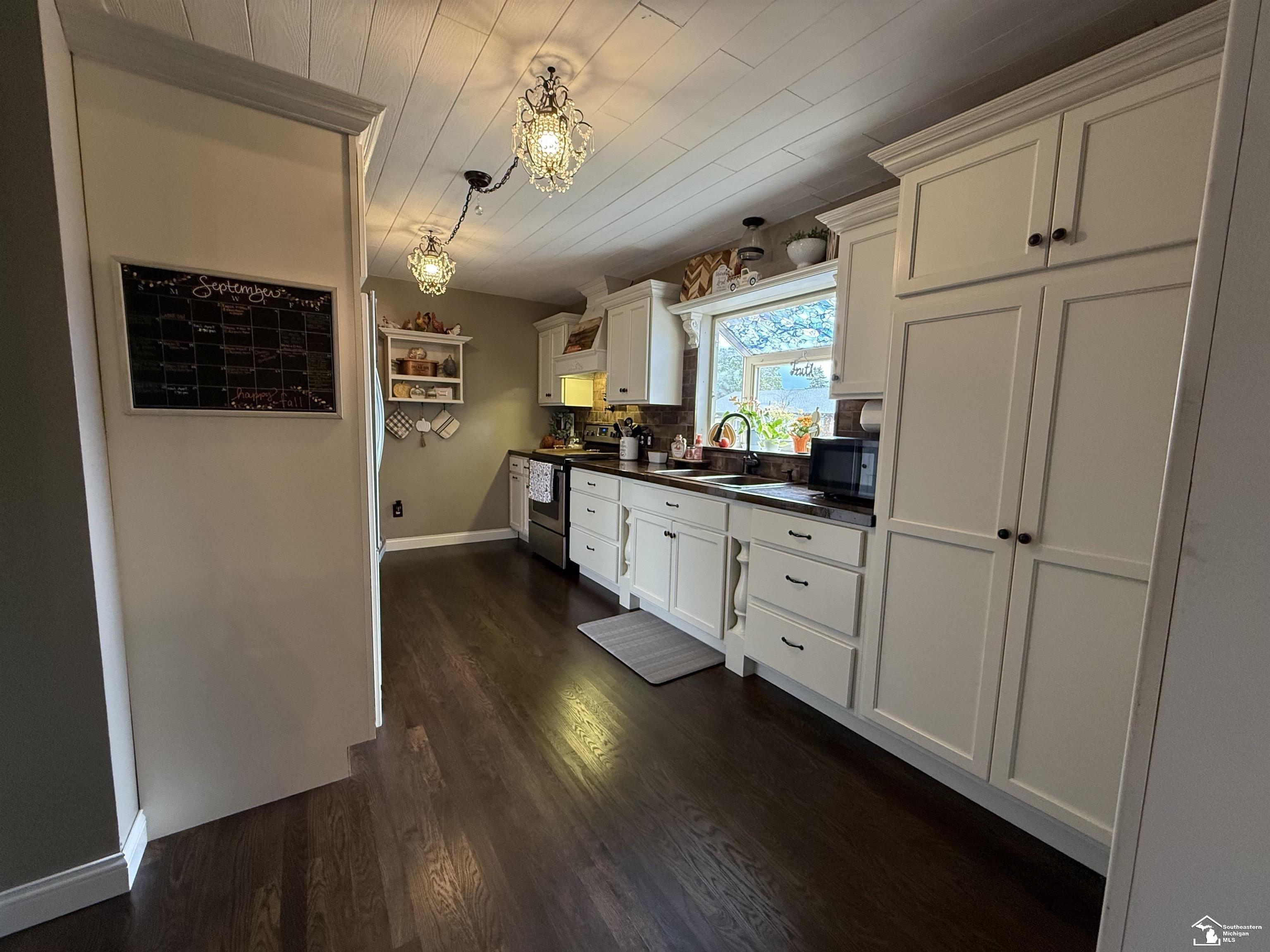 950 Waterloo Avenue, Monroe, MI, 48161