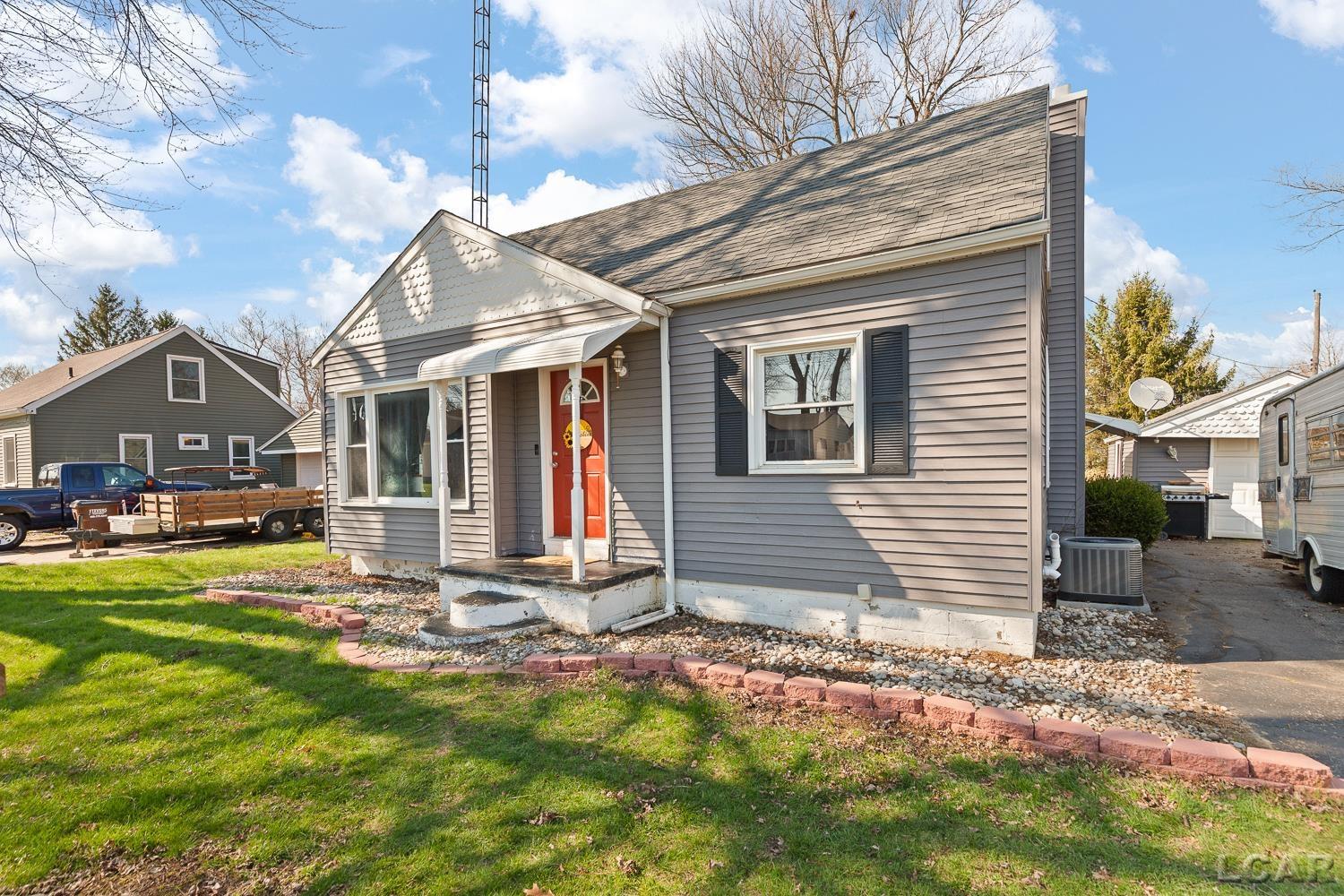 2094 Allan Street, Adrian, MI, 49221