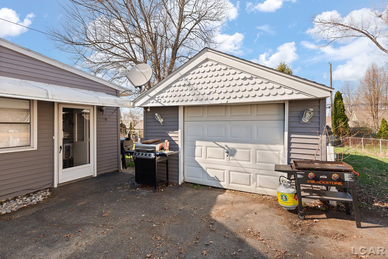 2094 Allan Street, Adrian, MI, 49221