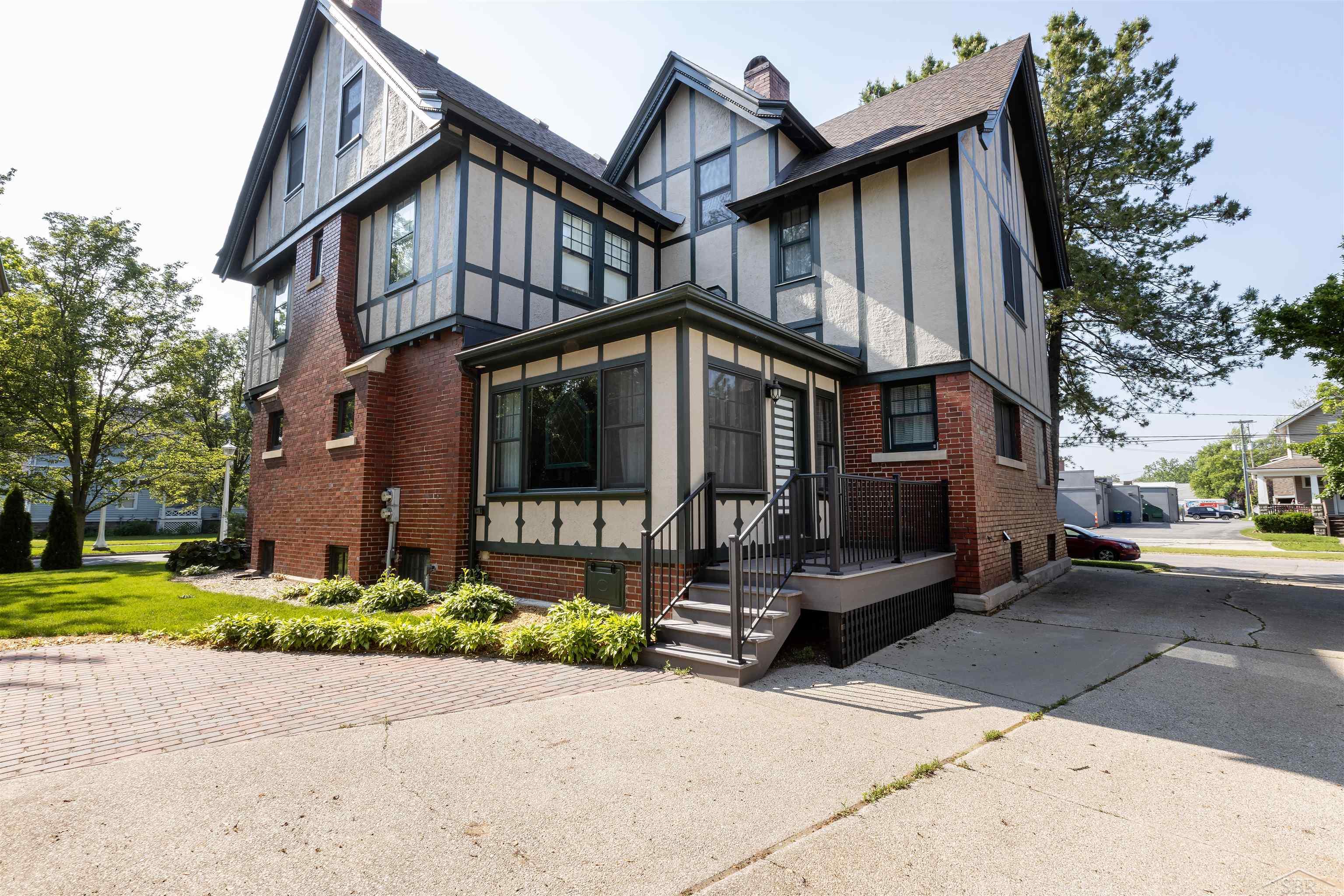 820 N Johnson, Bay City, MI, 48708