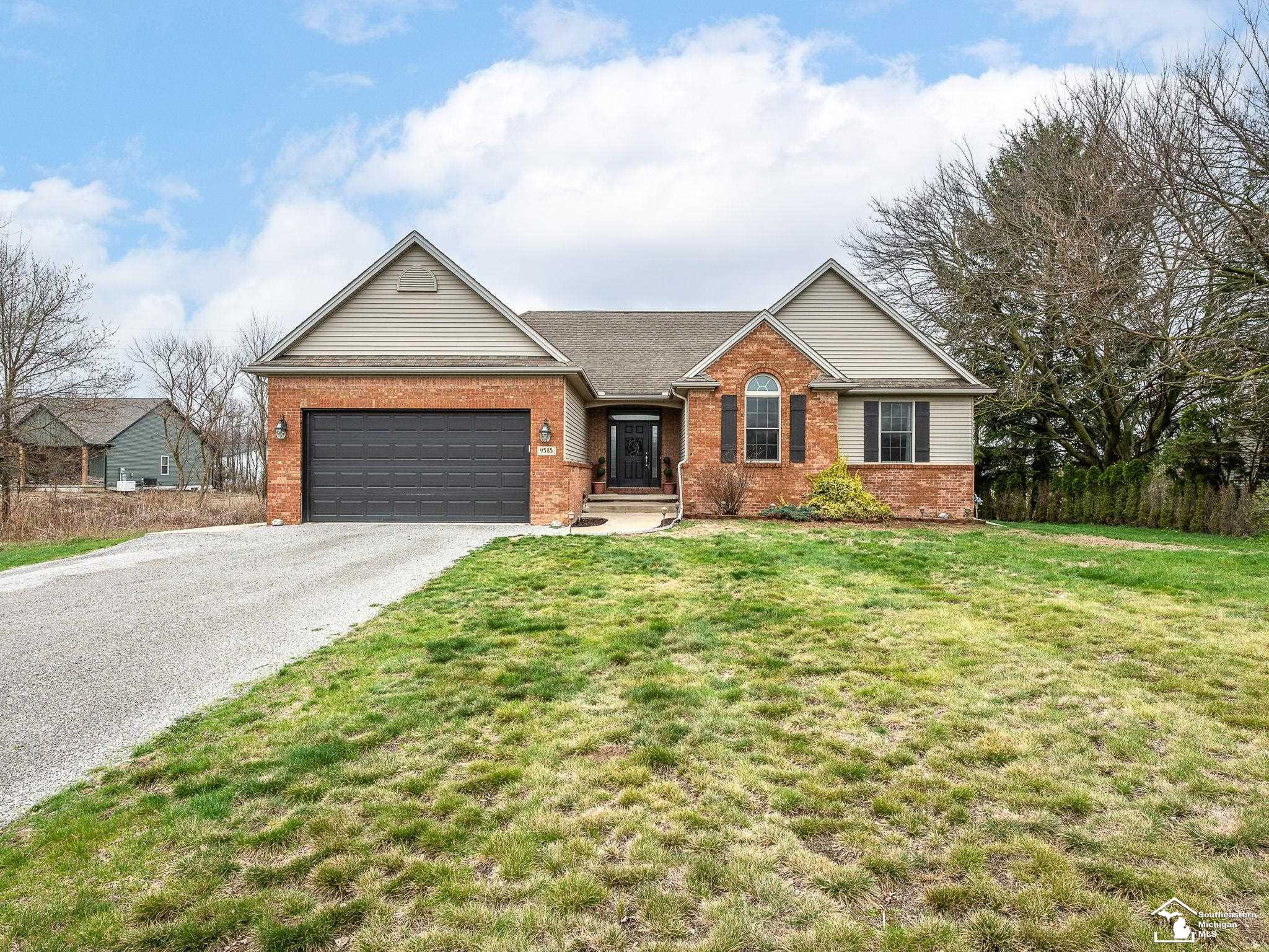 3055 Barclay Way, Ann Arbor, MI, 48105-9464