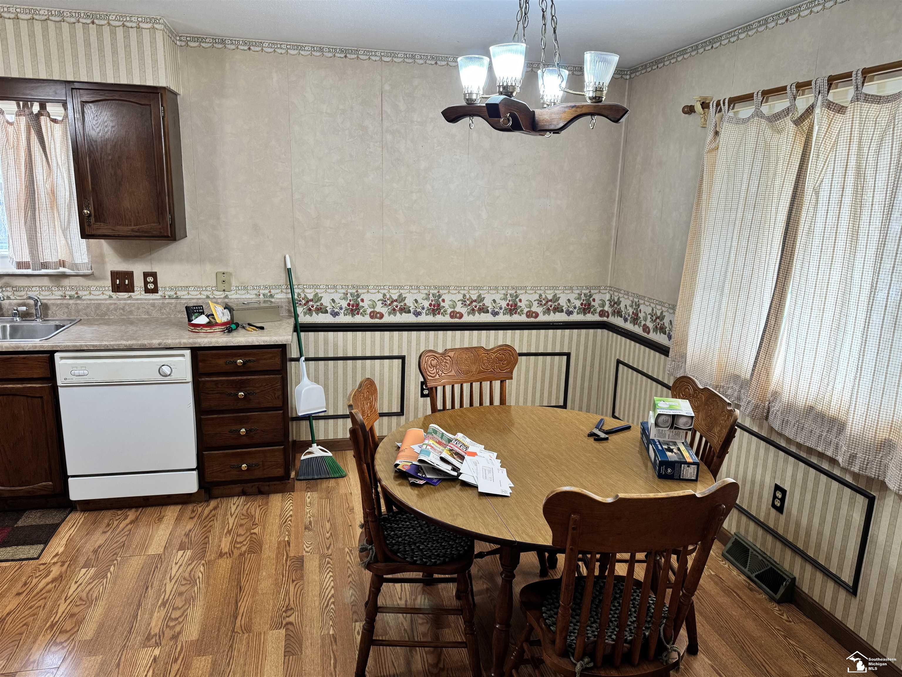 647 Washington Street, Temperance, MI, 48182