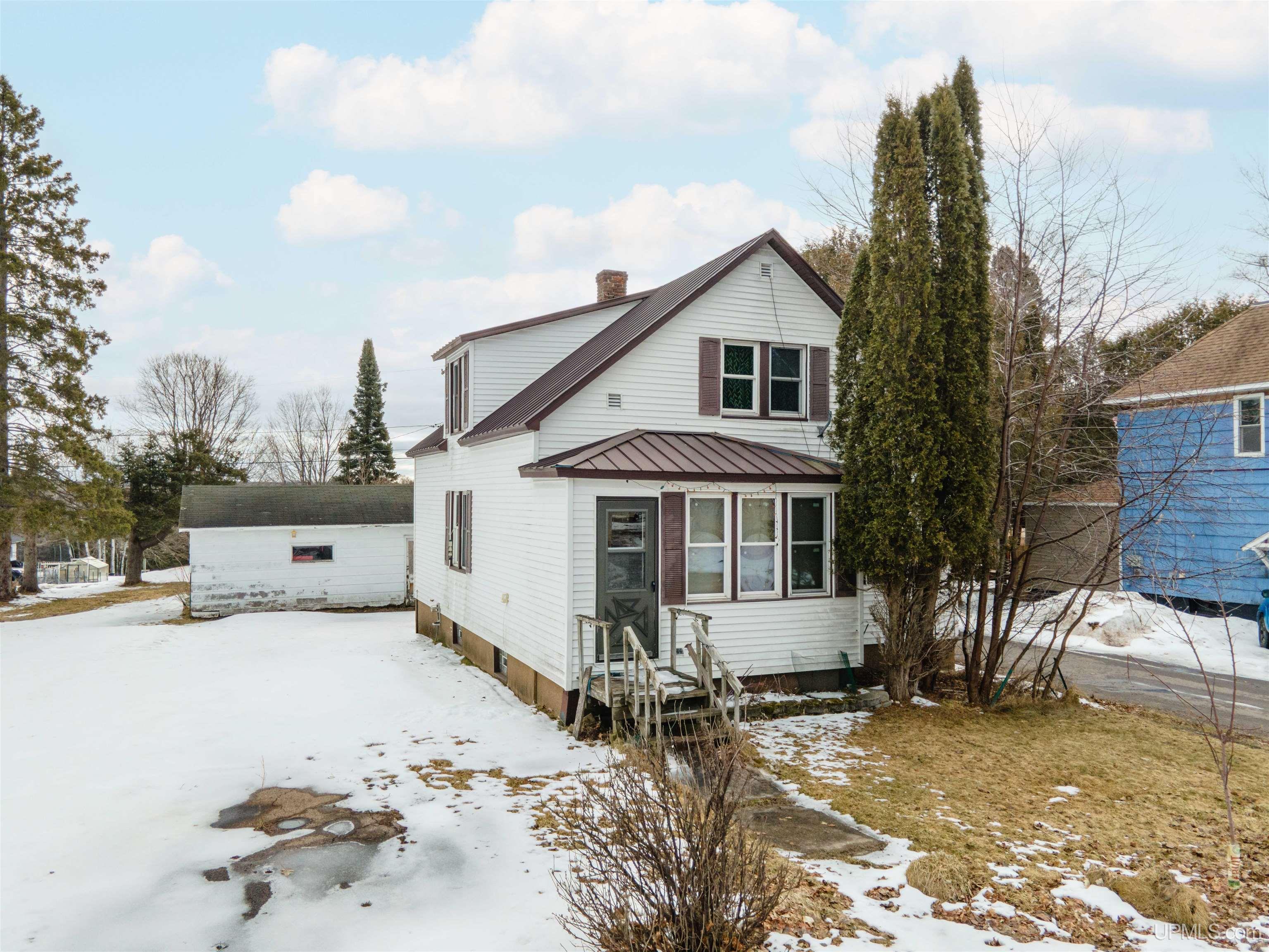 615 Wilson Avenue, Iron River, MI, 49935