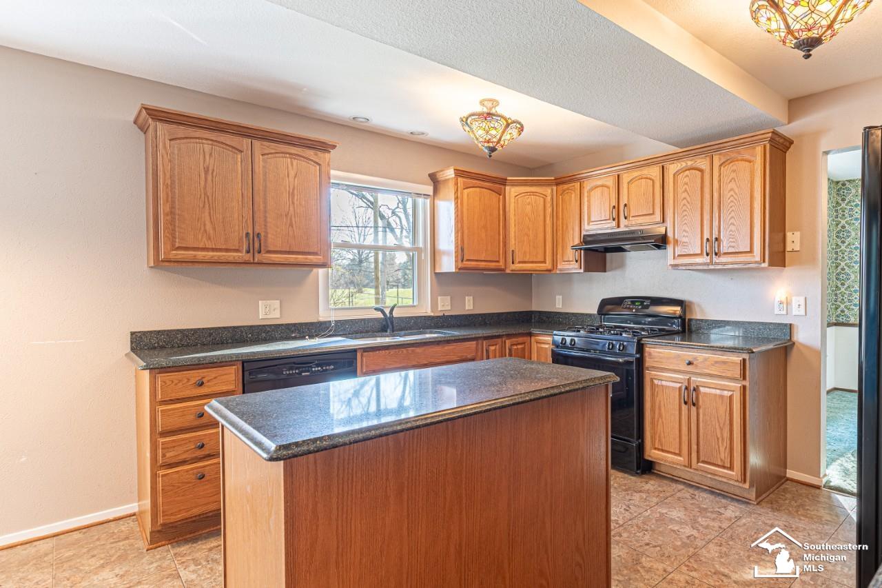 6442 Centennial Drive, Temperance, MI, 48182