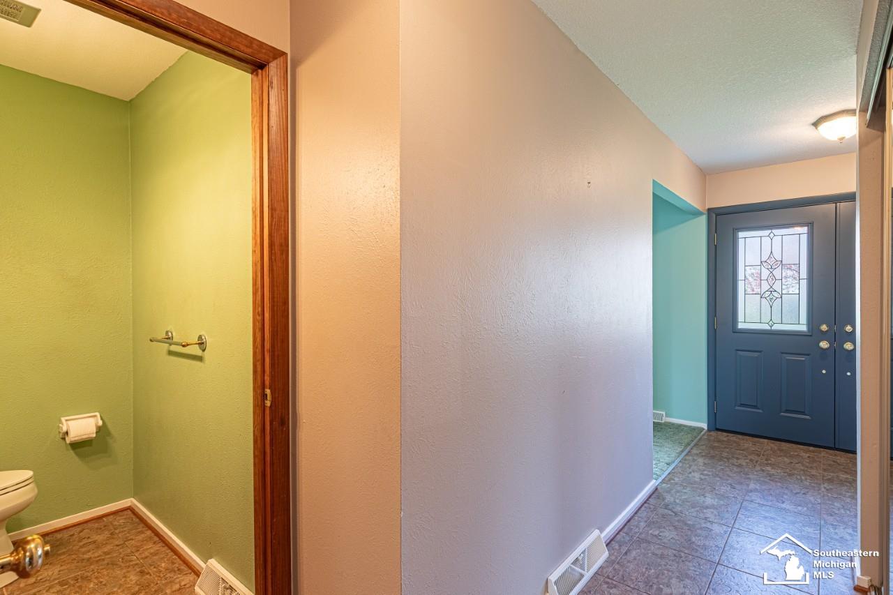 6442 Centennial Drive, Temperance, MI, 48182