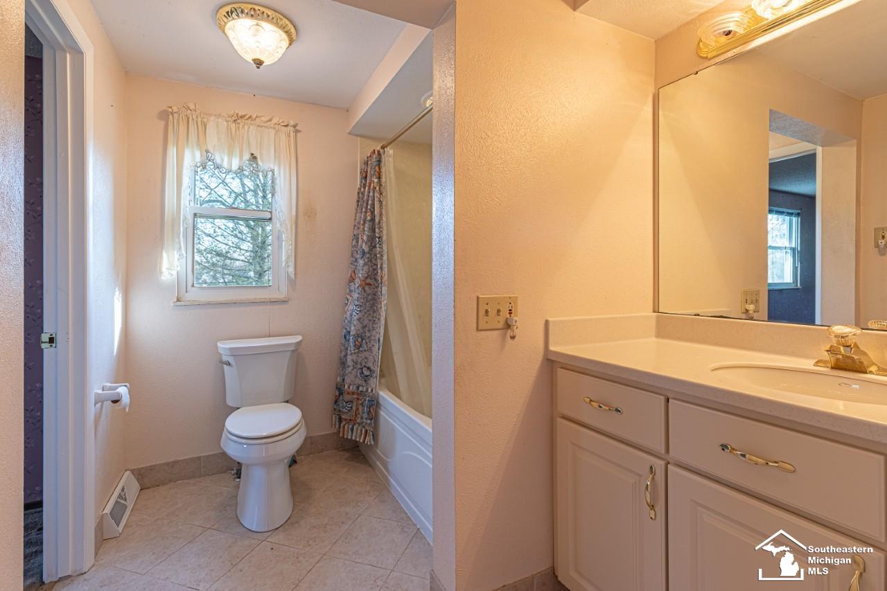 6442 Centennial Drive, Temperance, MI, 48182