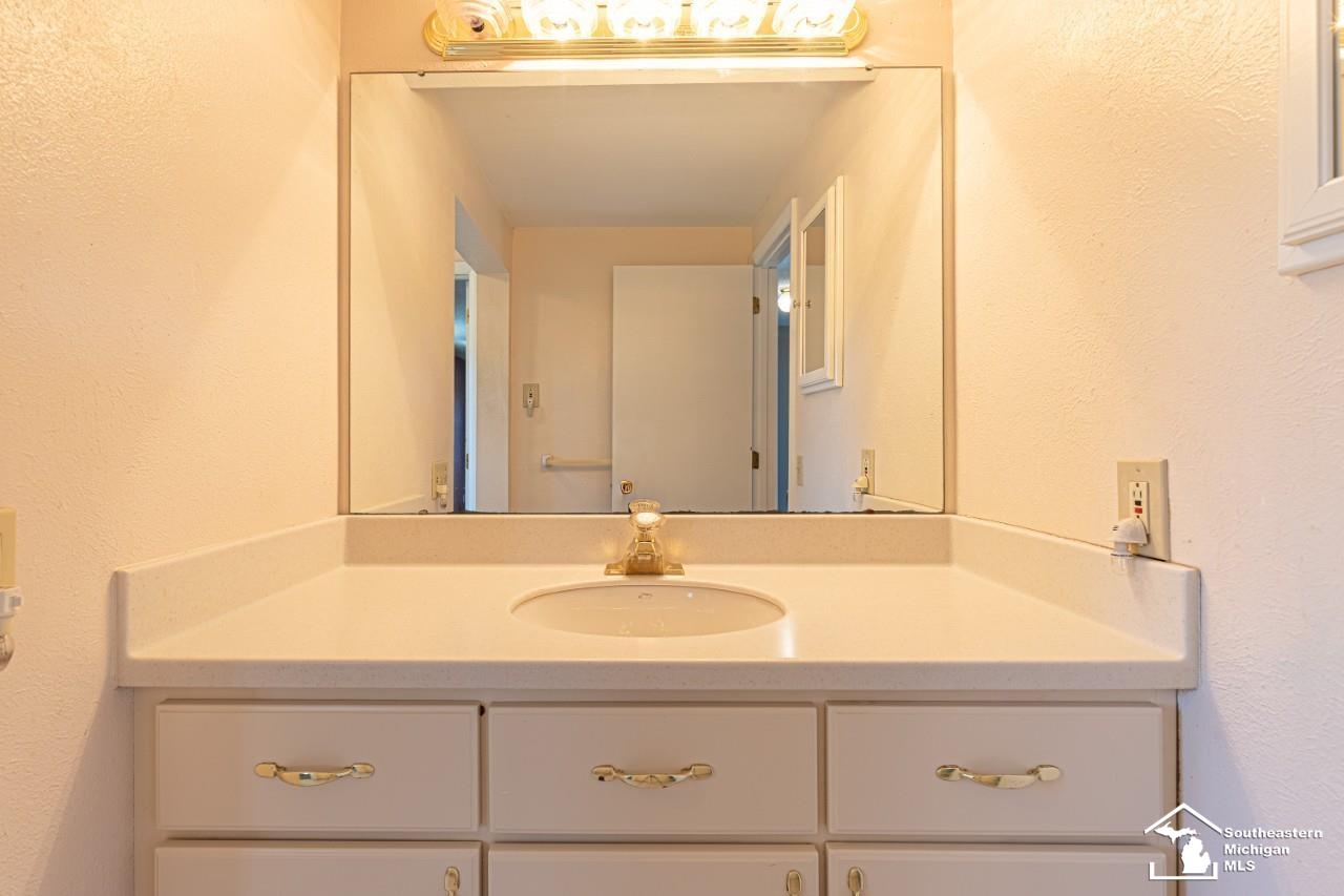 6442 Centennial Drive, Temperance, MI, 48182