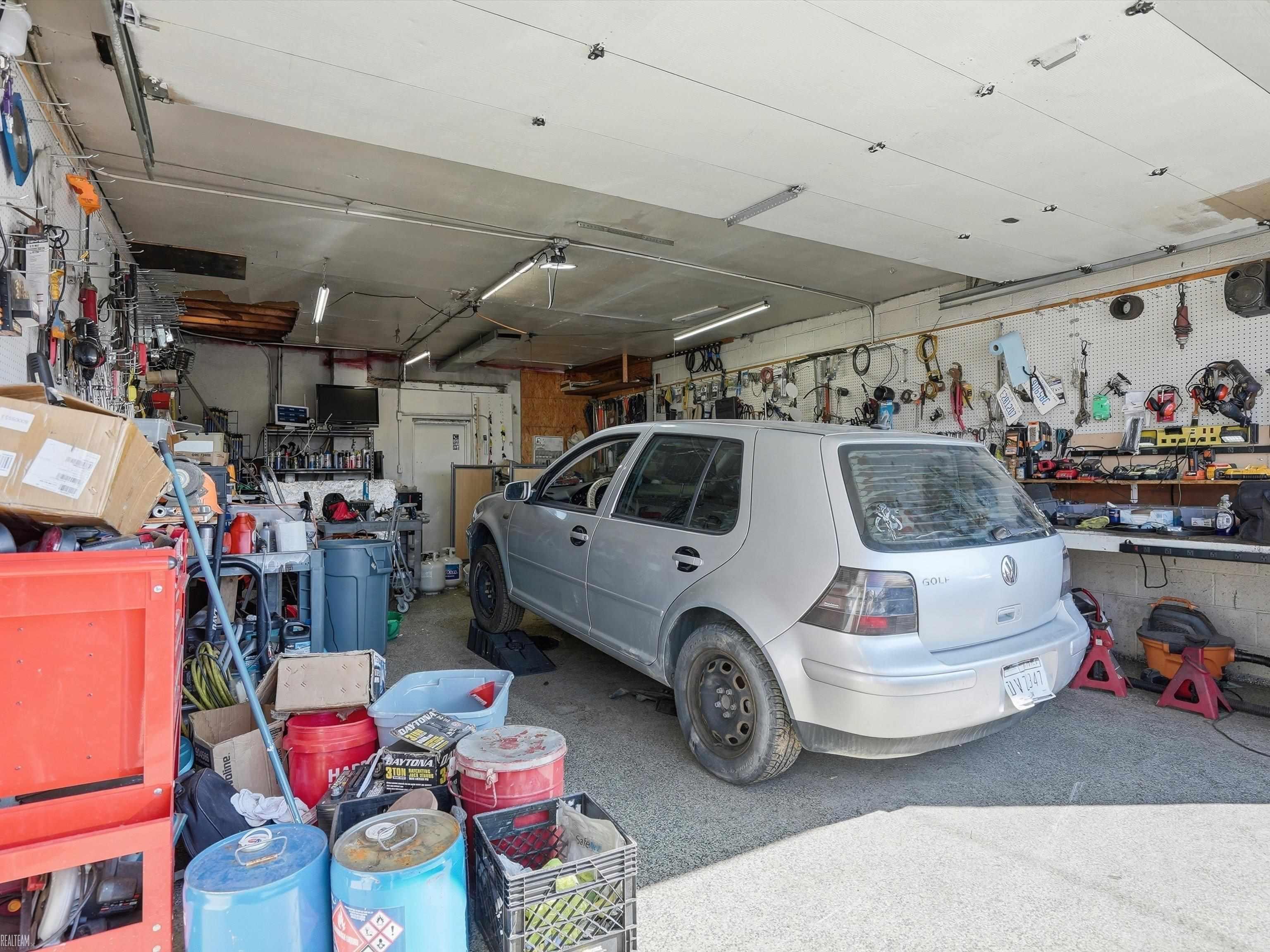 31553 Michigan Avenue, Wayne, MI, 48184