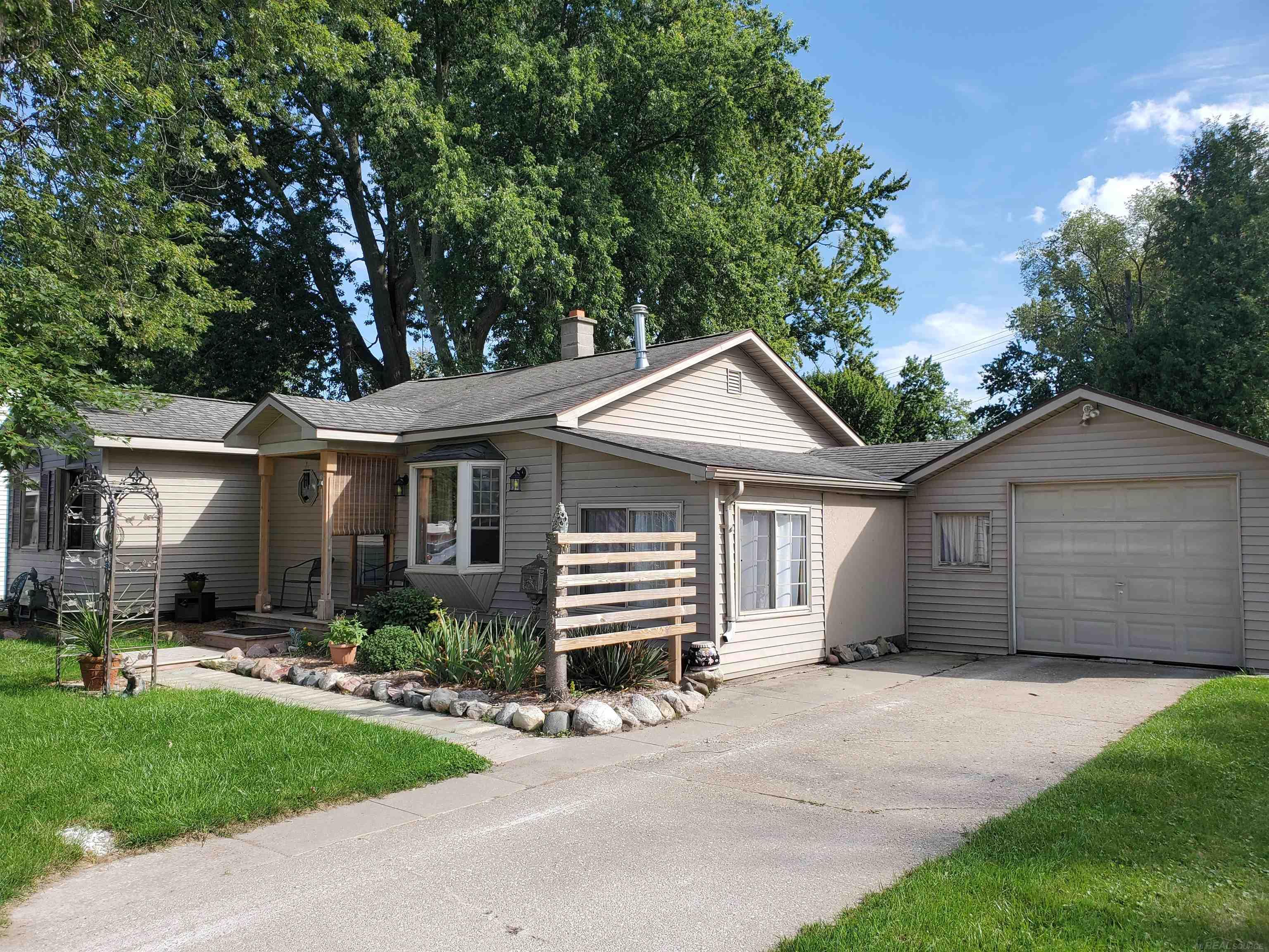 Photo 1 of Single family home for sale at 7276 Oak St, Lexington, MI 48450 | MLS# 58050203969 | Listing updated on 2026-09-30