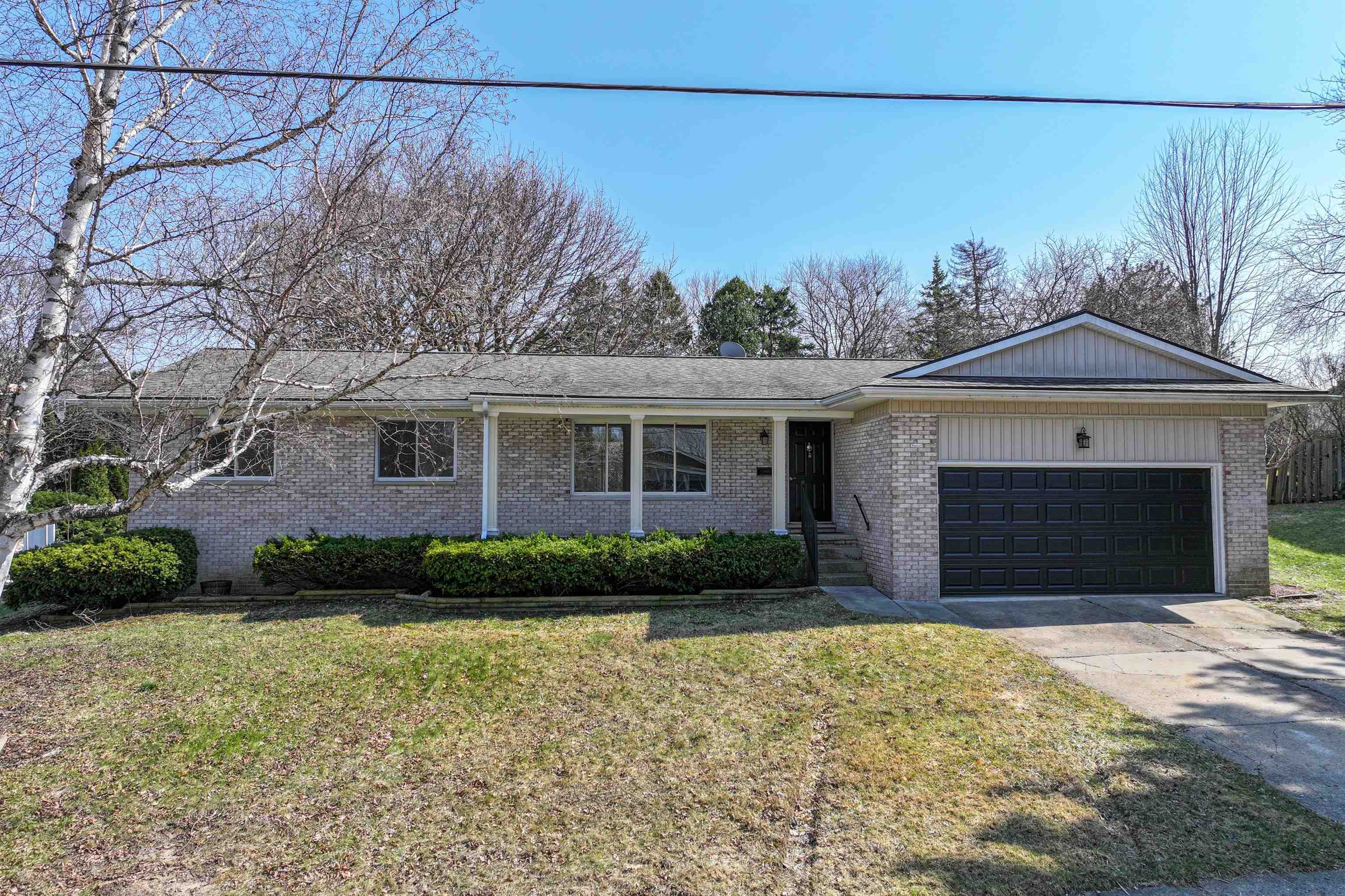 735 Huntington Road, Grand Blanc, MI, 48439