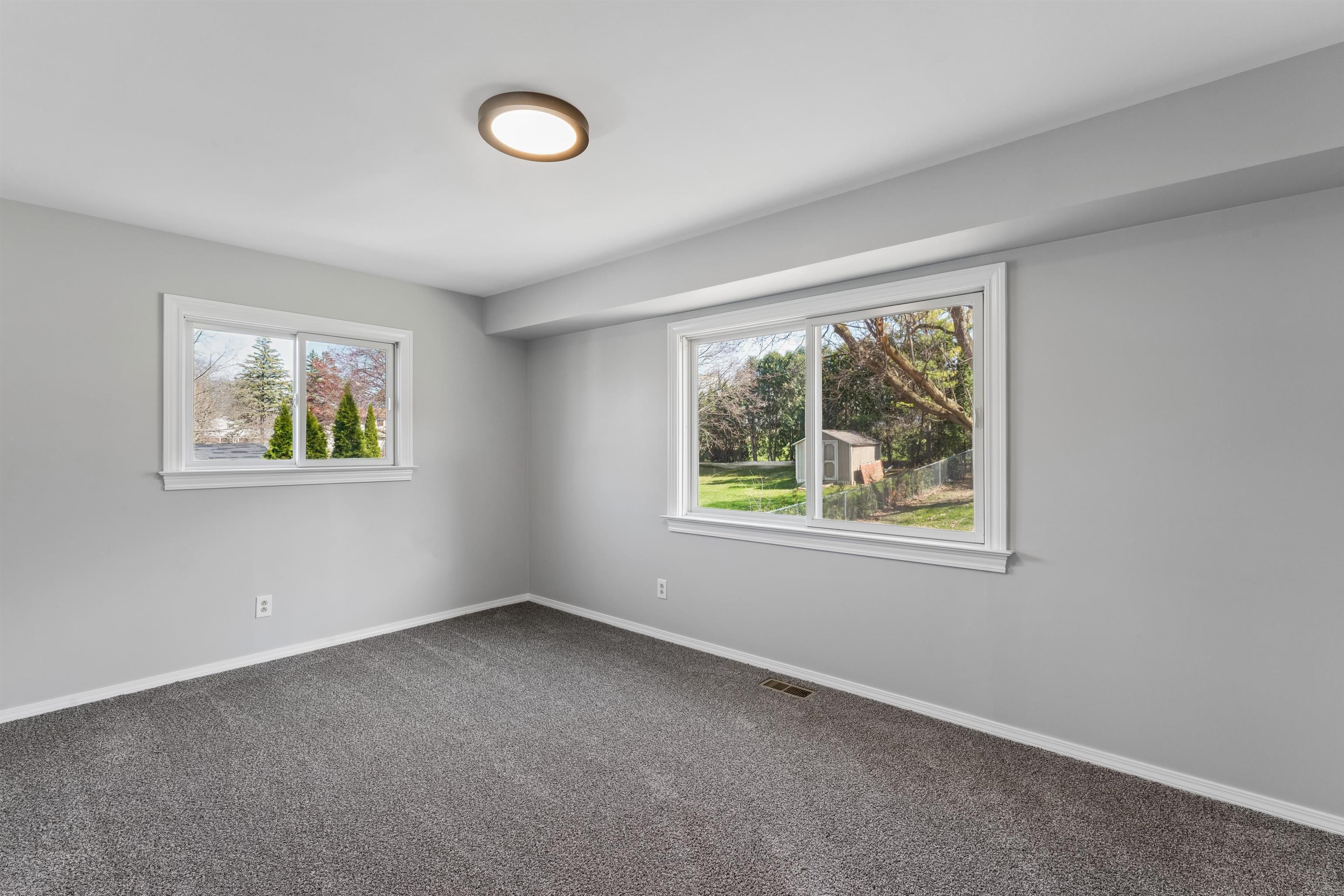 735 Huntington Road, Grand Blanc, MI, 48439