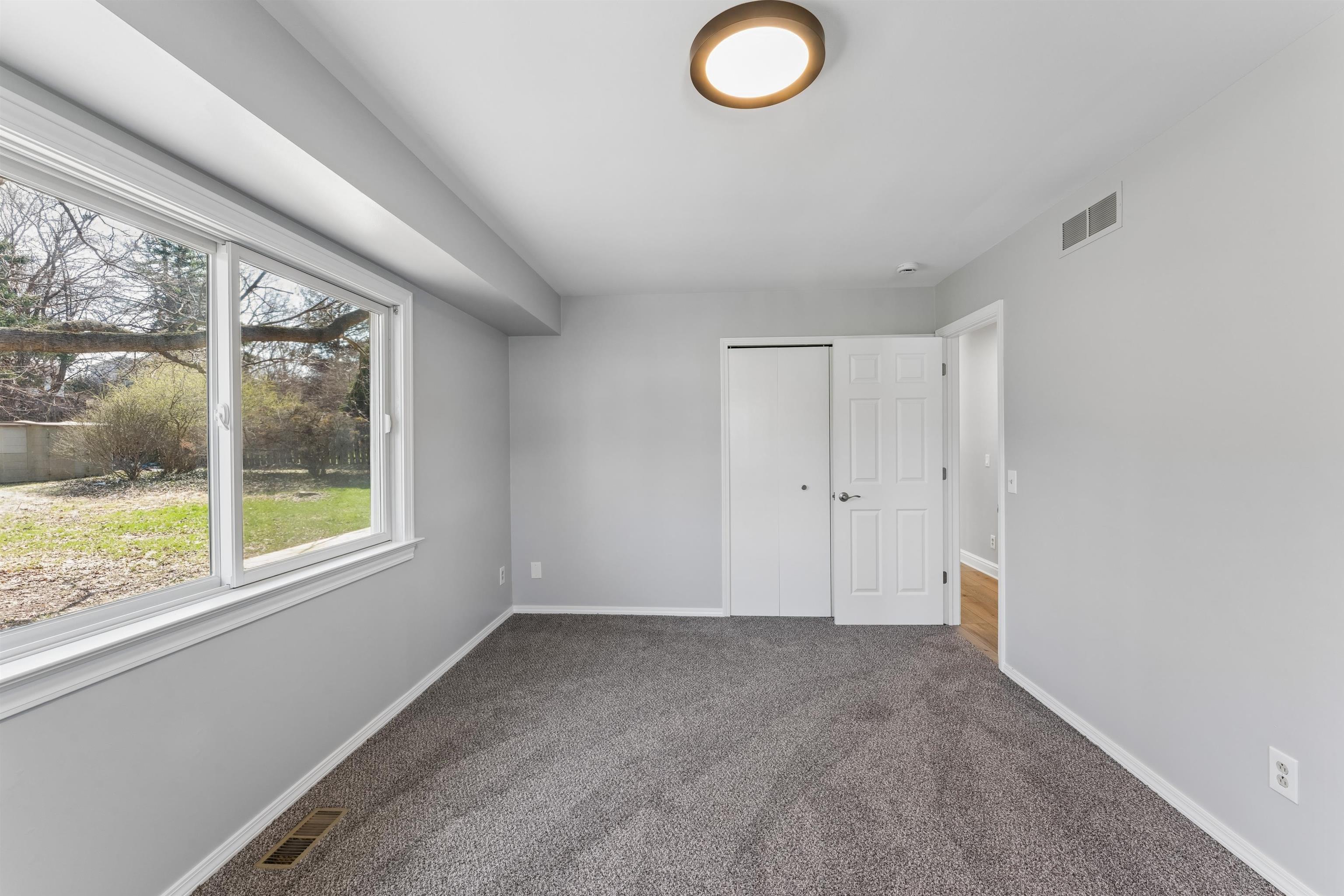 735 Huntington Road, Grand Blanc, MI, 48439