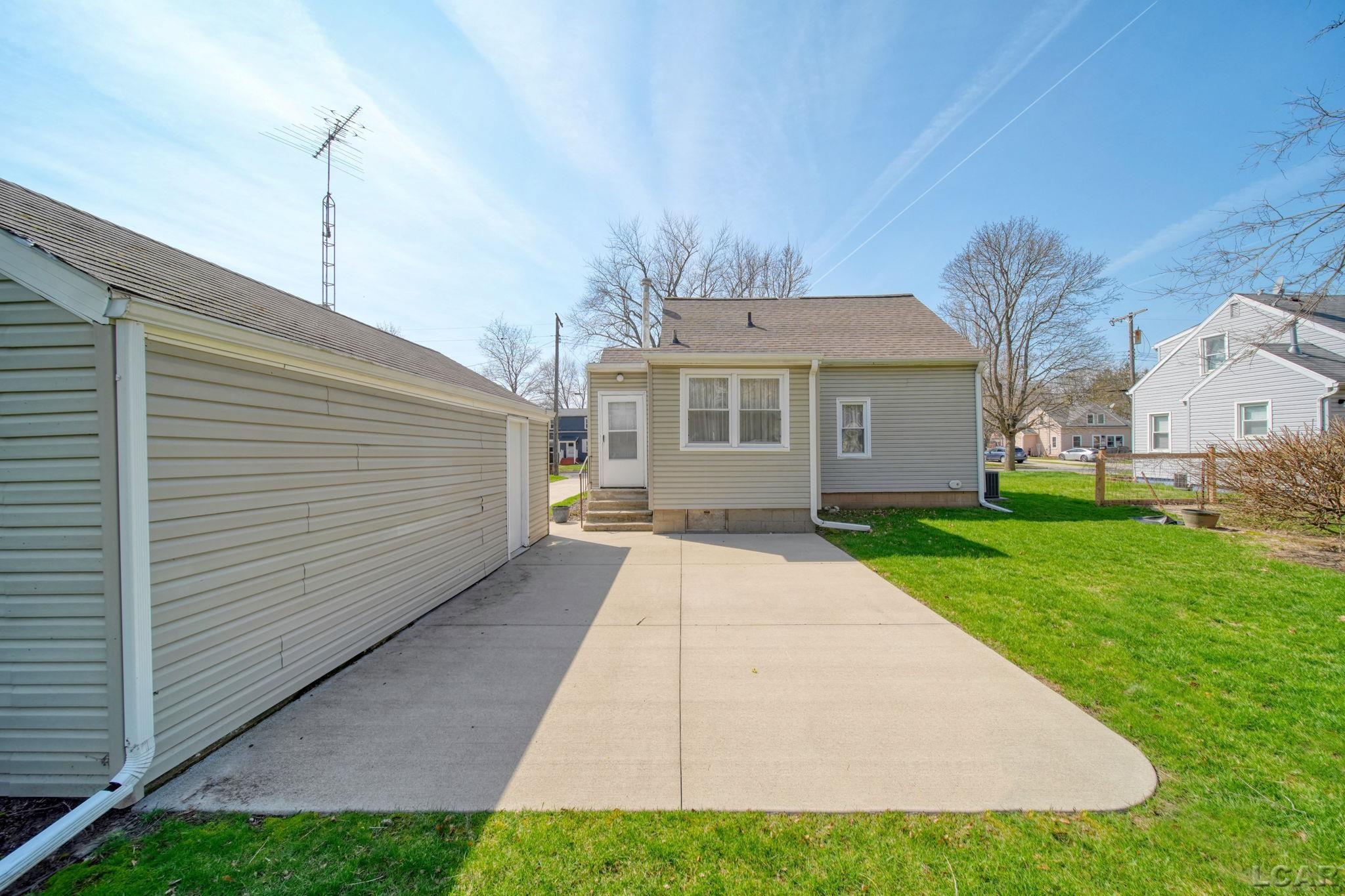 437 Oden Way, Adrian, MI, 49221