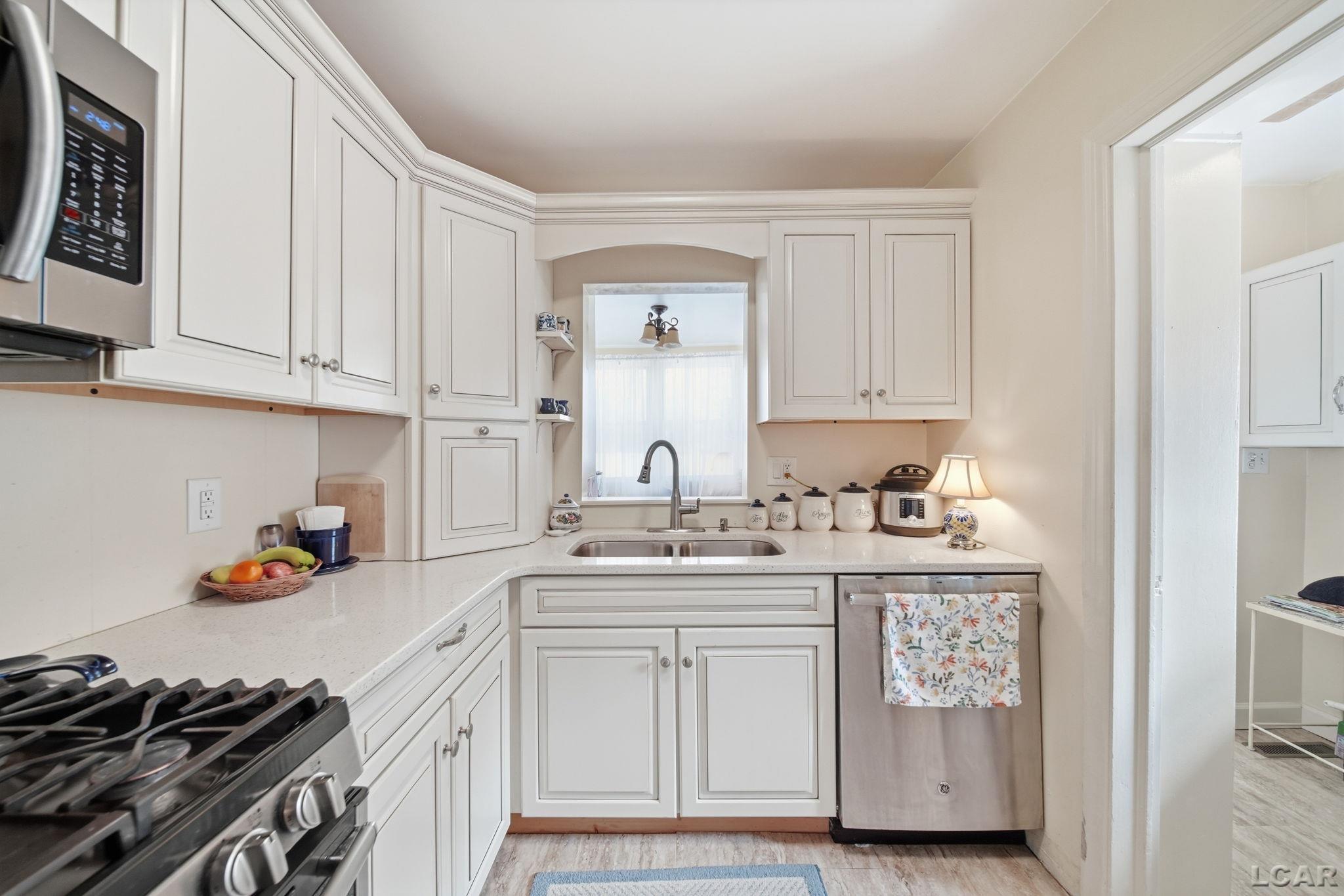 437 Oden Way, Adrian, MI, 49221