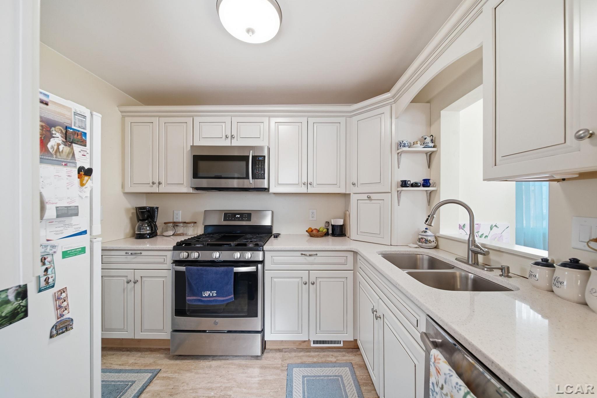 437 Oden Way, Adrian, MI, 49221