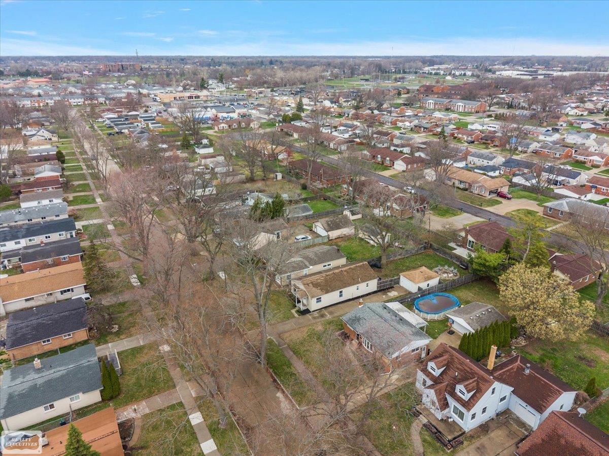 22617 Detour Street, Saint Clair Shores, MI, 48082