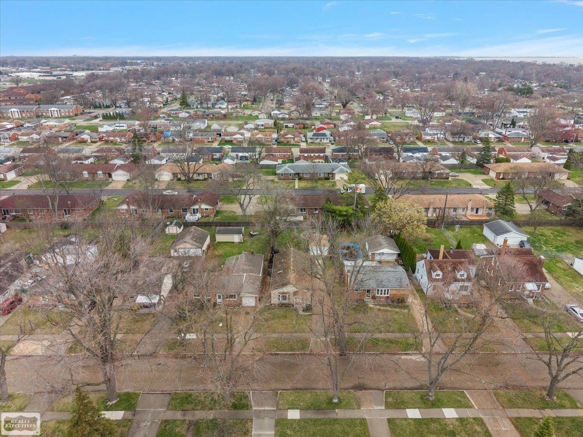 22617 Detour Street, Saint Clair Shores, MI, 48082