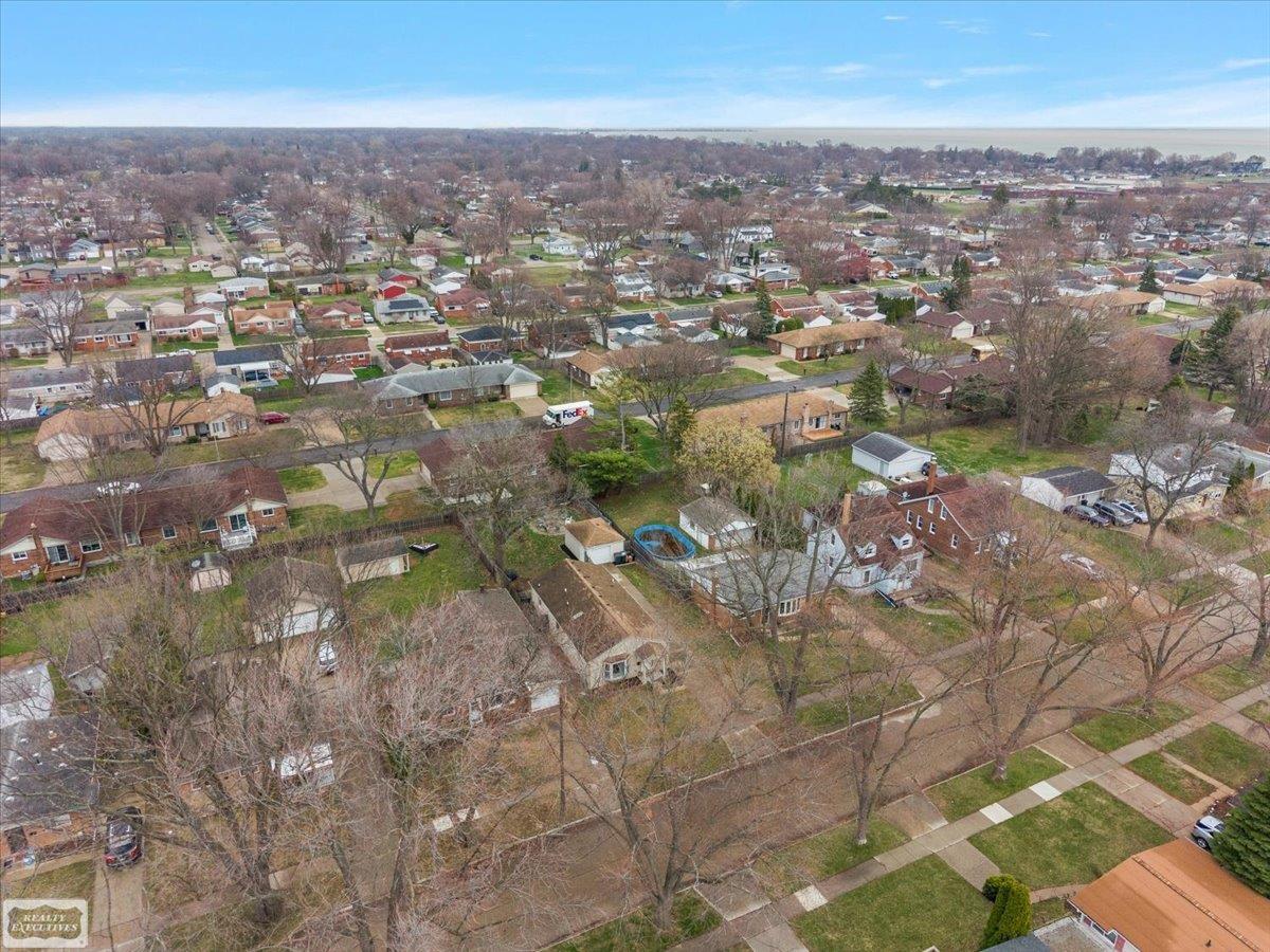 22617 Detour Street, Saint Clair Shores, MI, 48082