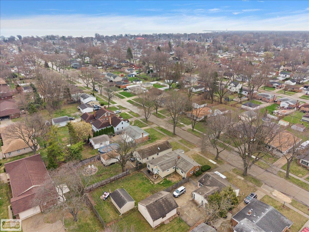 22617 Detour Street, Saint Clair Shores, MI, 48082
