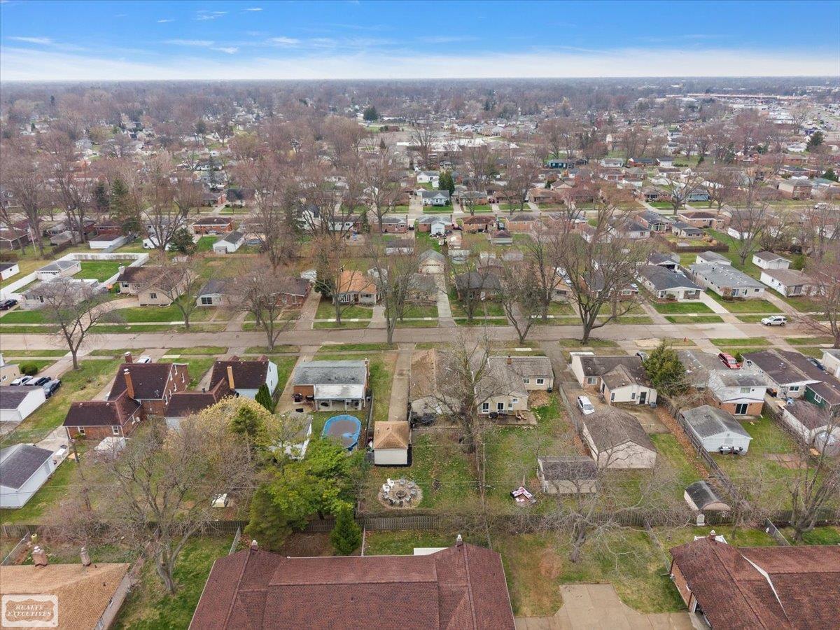22617 Detour Street, Saint Clair Shores, MI, 48082