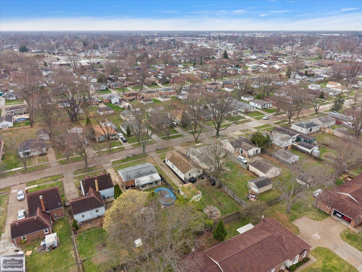 22617 Detour Street, Saint Clair Shores, MI, 48082