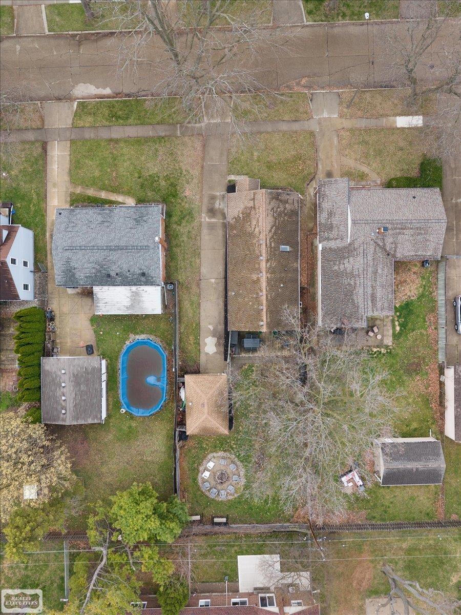 22617 Detour Street, Saint Clair Shores, MI, 48082