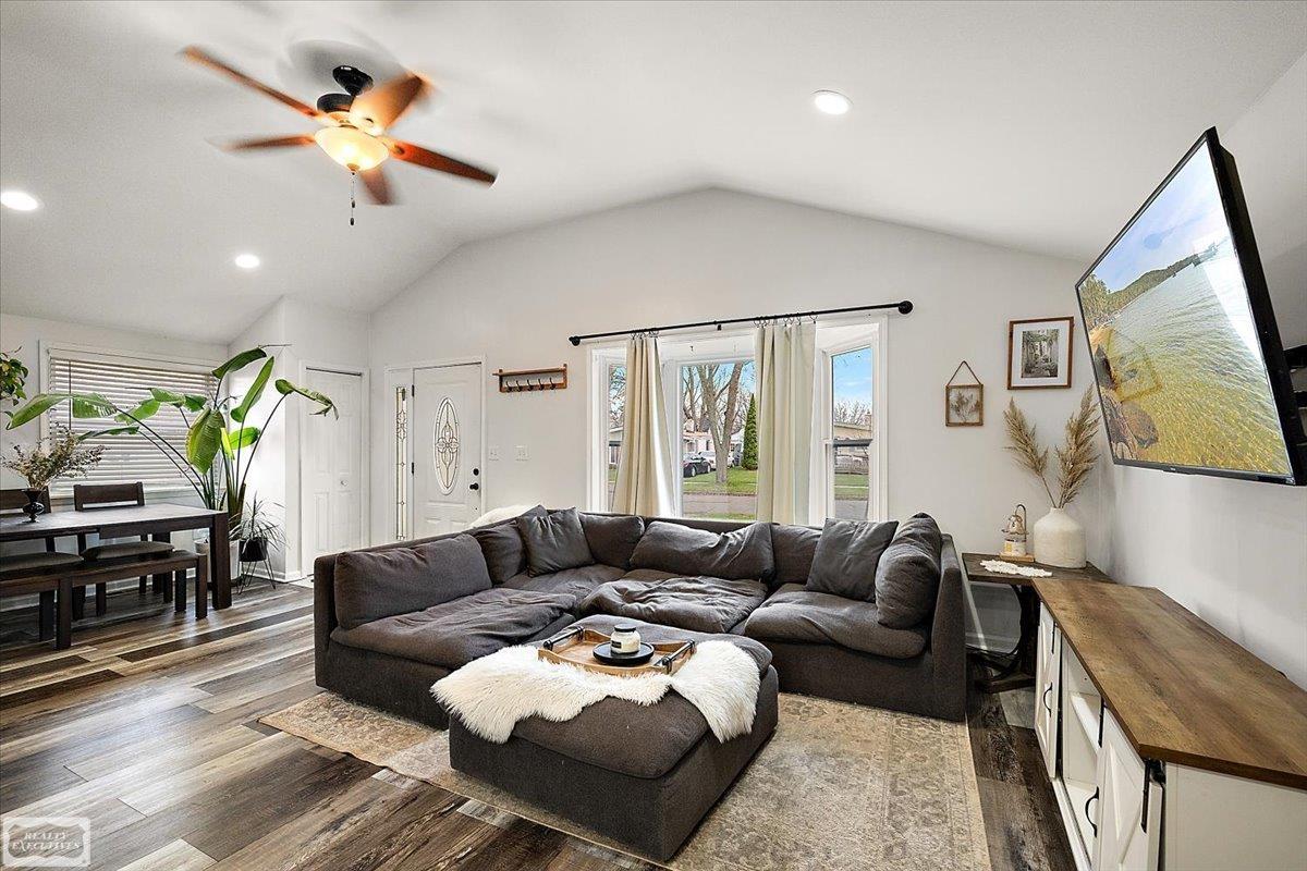 22617 Detour Street, Saint Clair Shores, MI, 48082