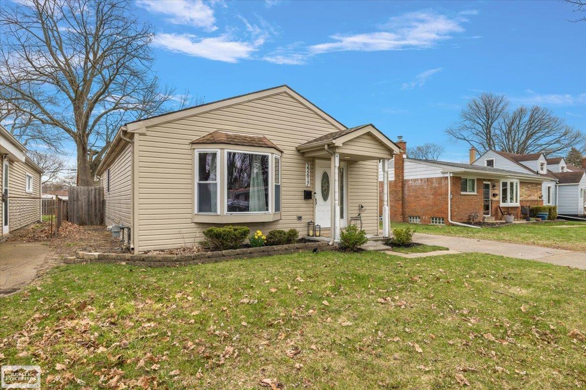 22617 Detour Street, Saint Clair Shores, MI, 48082