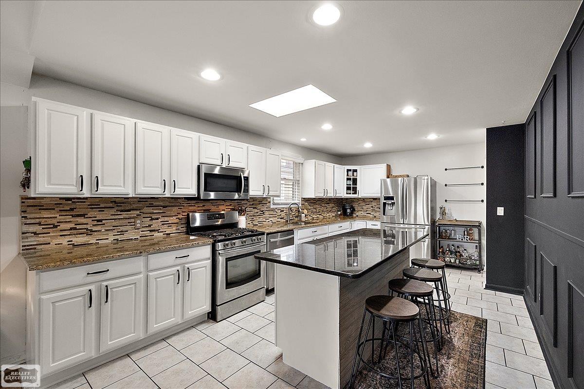 22617 Detour Street, Saint Clair Shores, MI, 48082