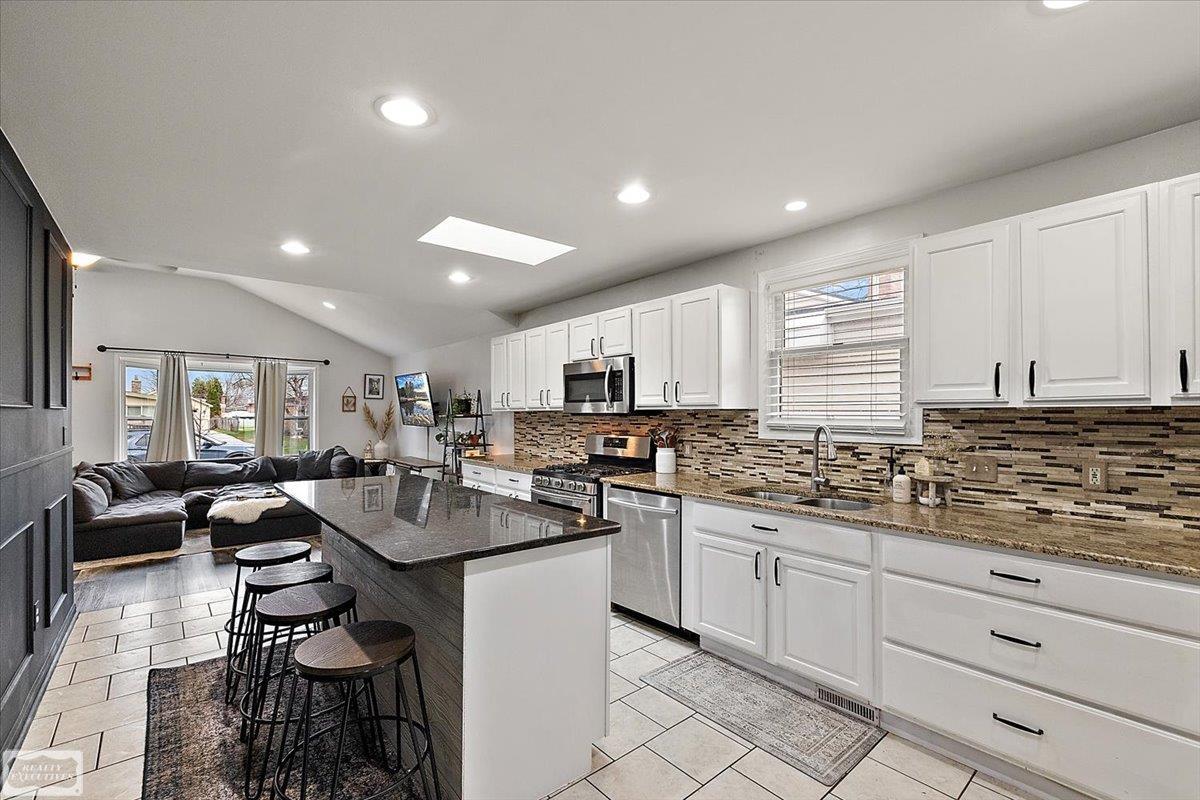 22617 Detour Street, Saint Clair Shores, MI, 48082