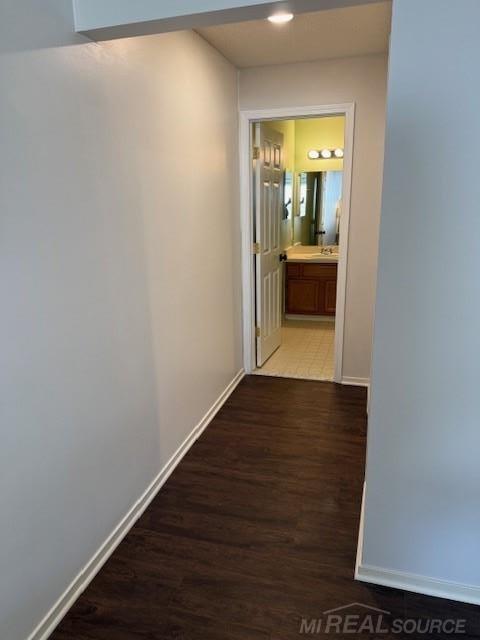 4984 Oak Hill Drive, Waterford, MI, 48329