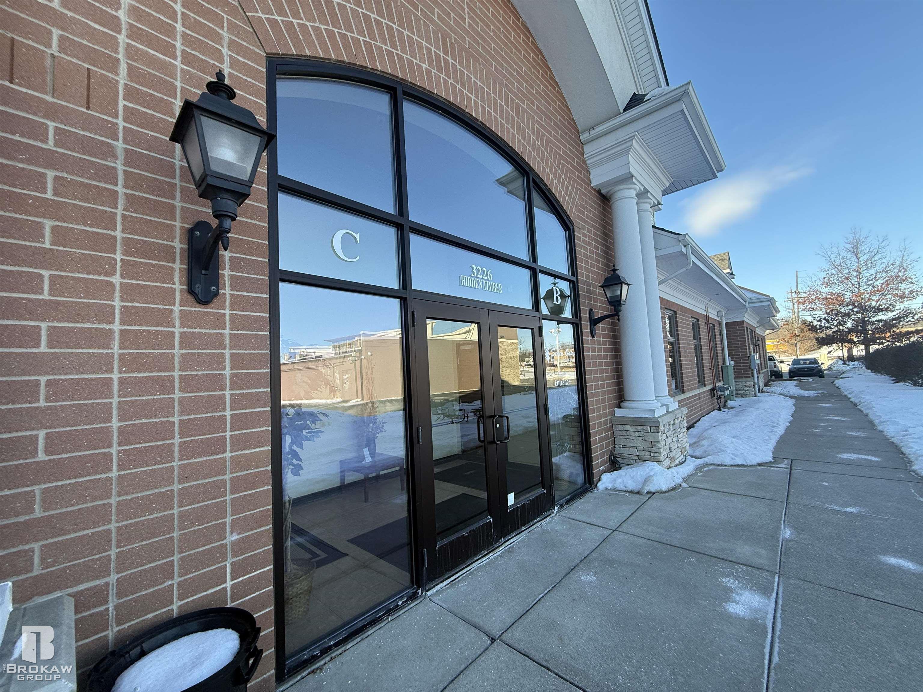 3226 Hidden Timber Drive, Lake Orion, MI, 48359